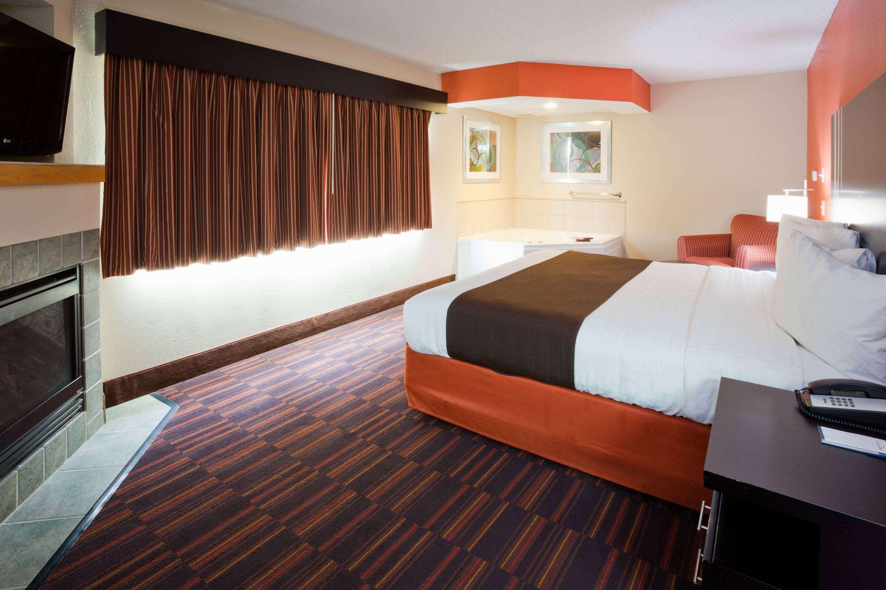AmericInn Shakopee — photo 5