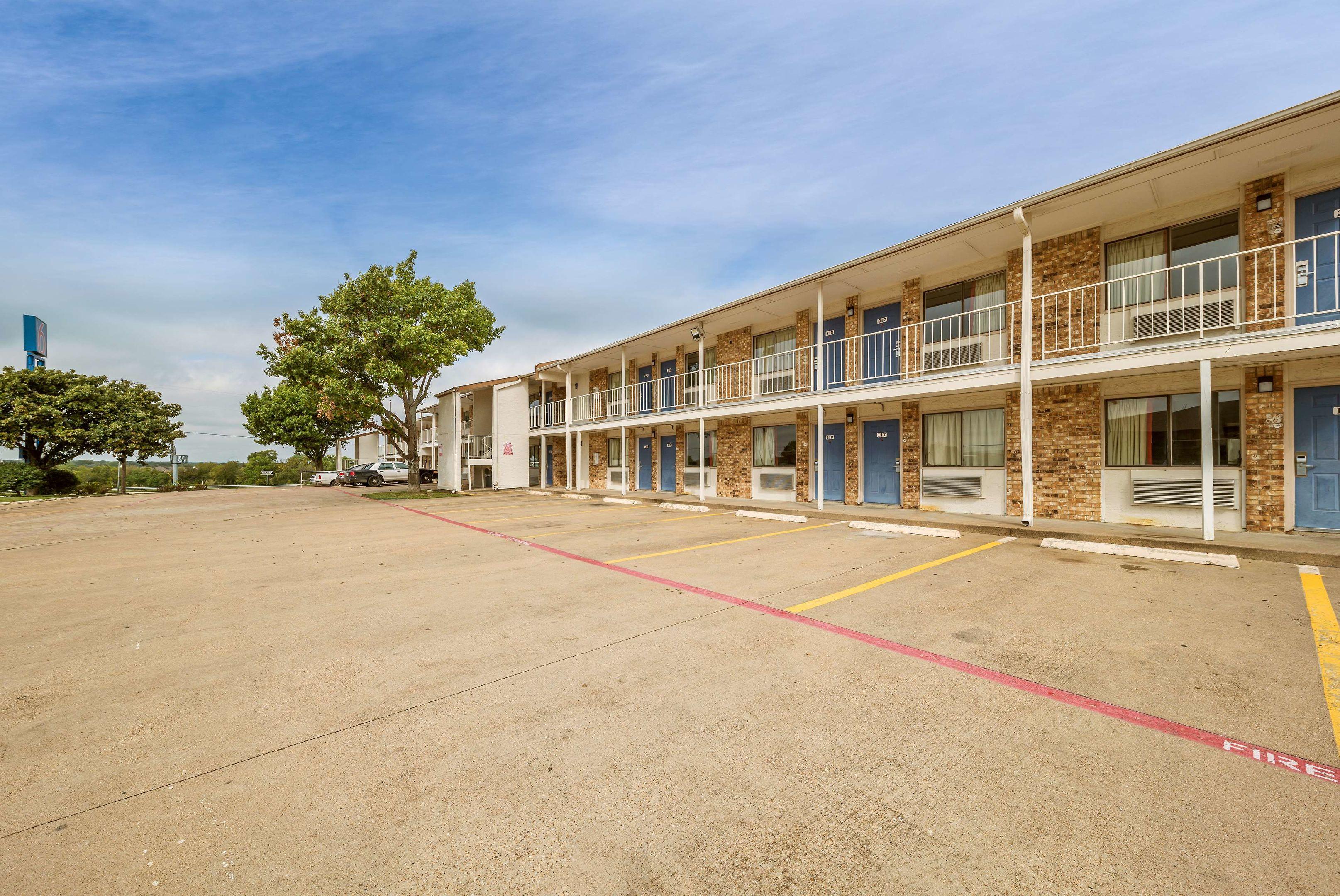 Motel 6 Dallas - Red Oak — photo 3