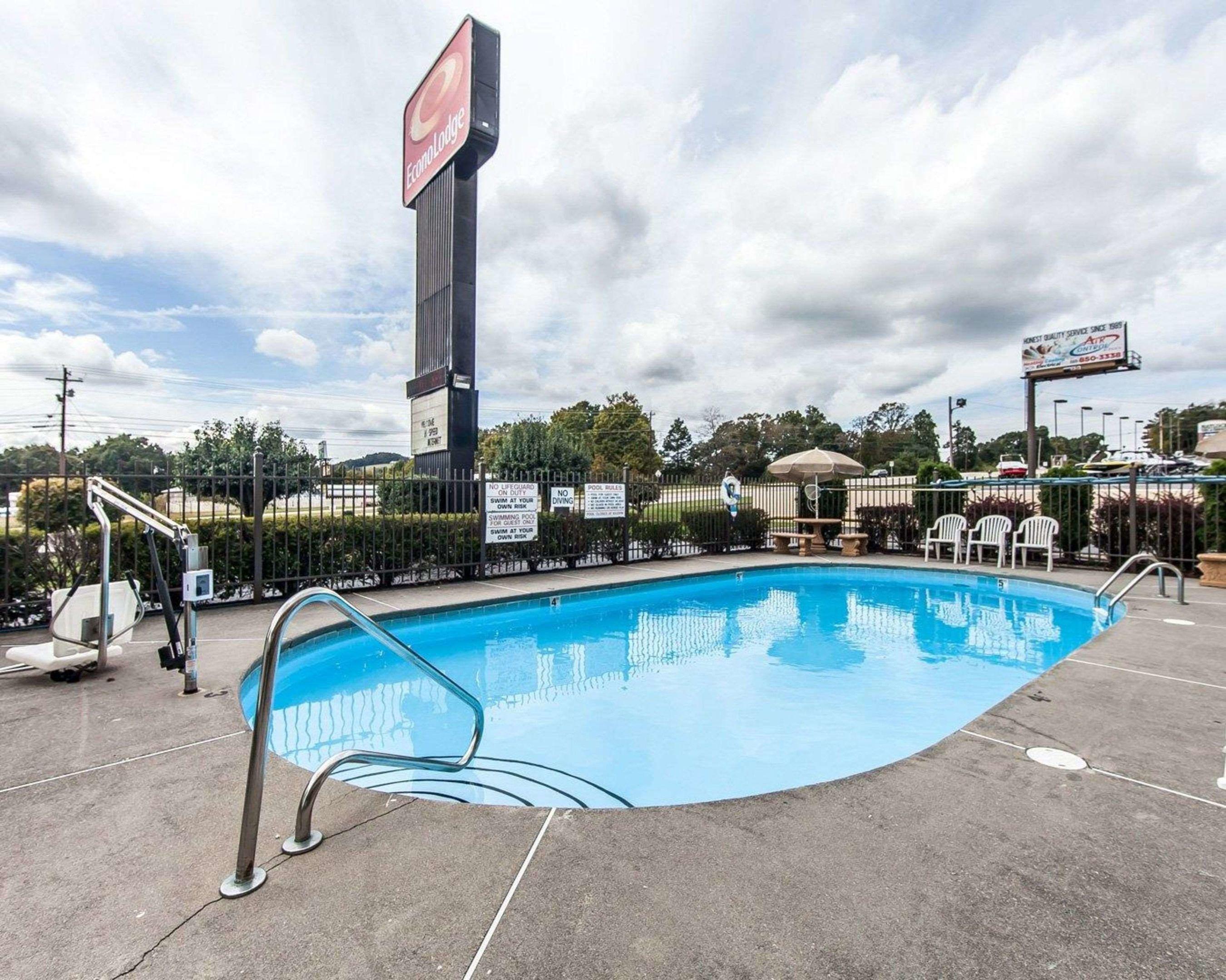 Econo Lodge Lenoir City — photo 5