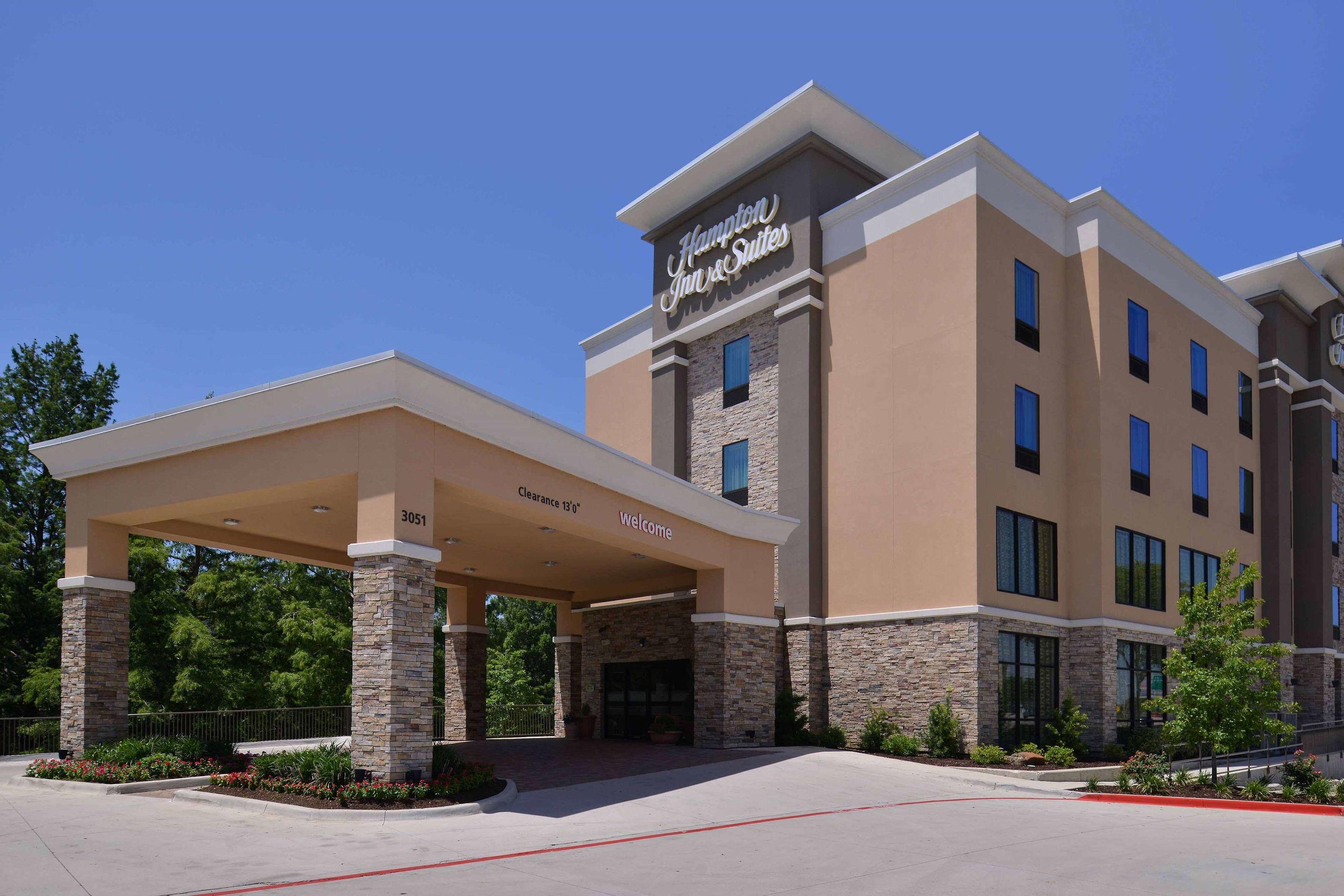 Hampton Inn & Suites Dallas Market Center — photo 4