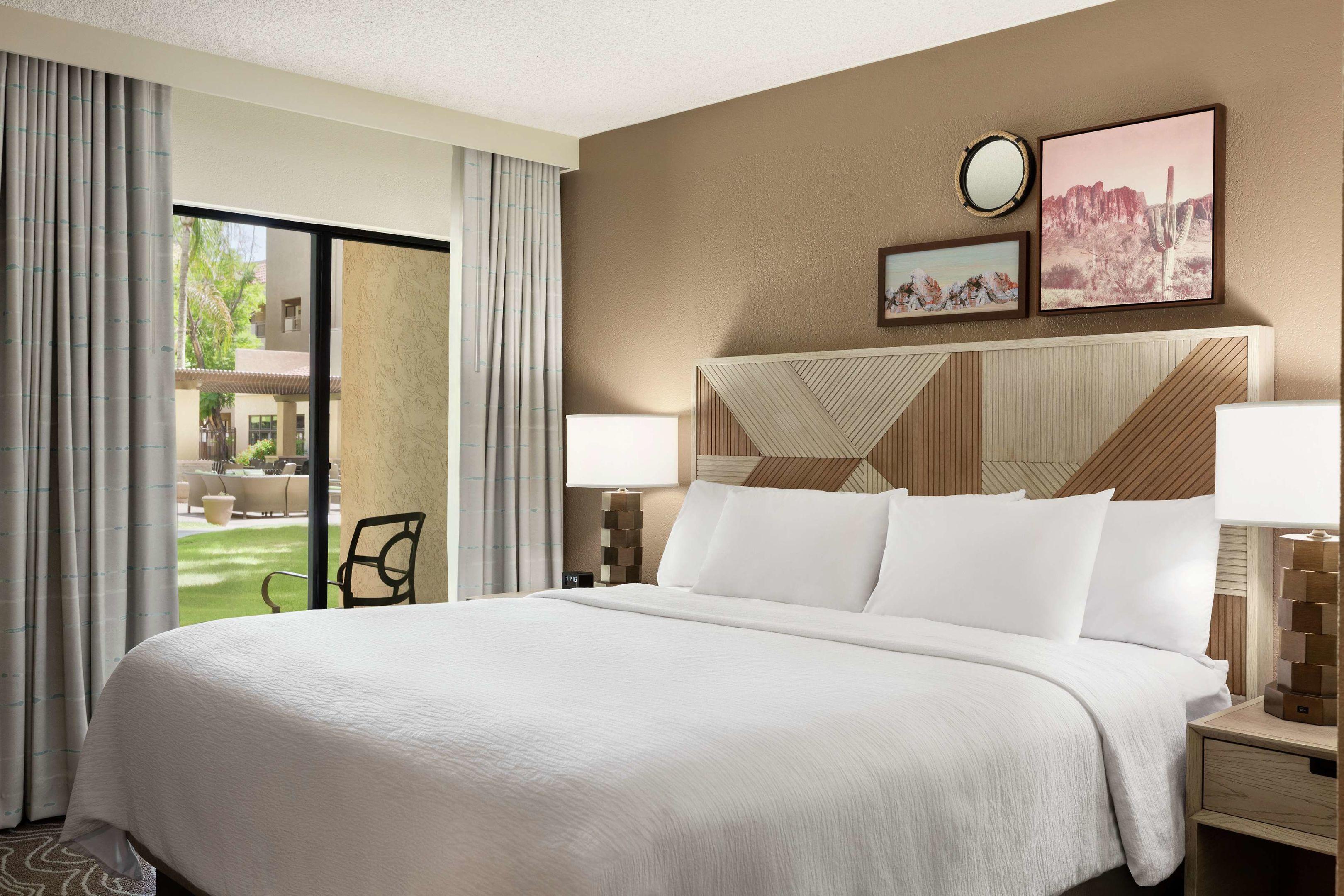 Embassy Suites by Hilton Phoenix Tempe — photo 5