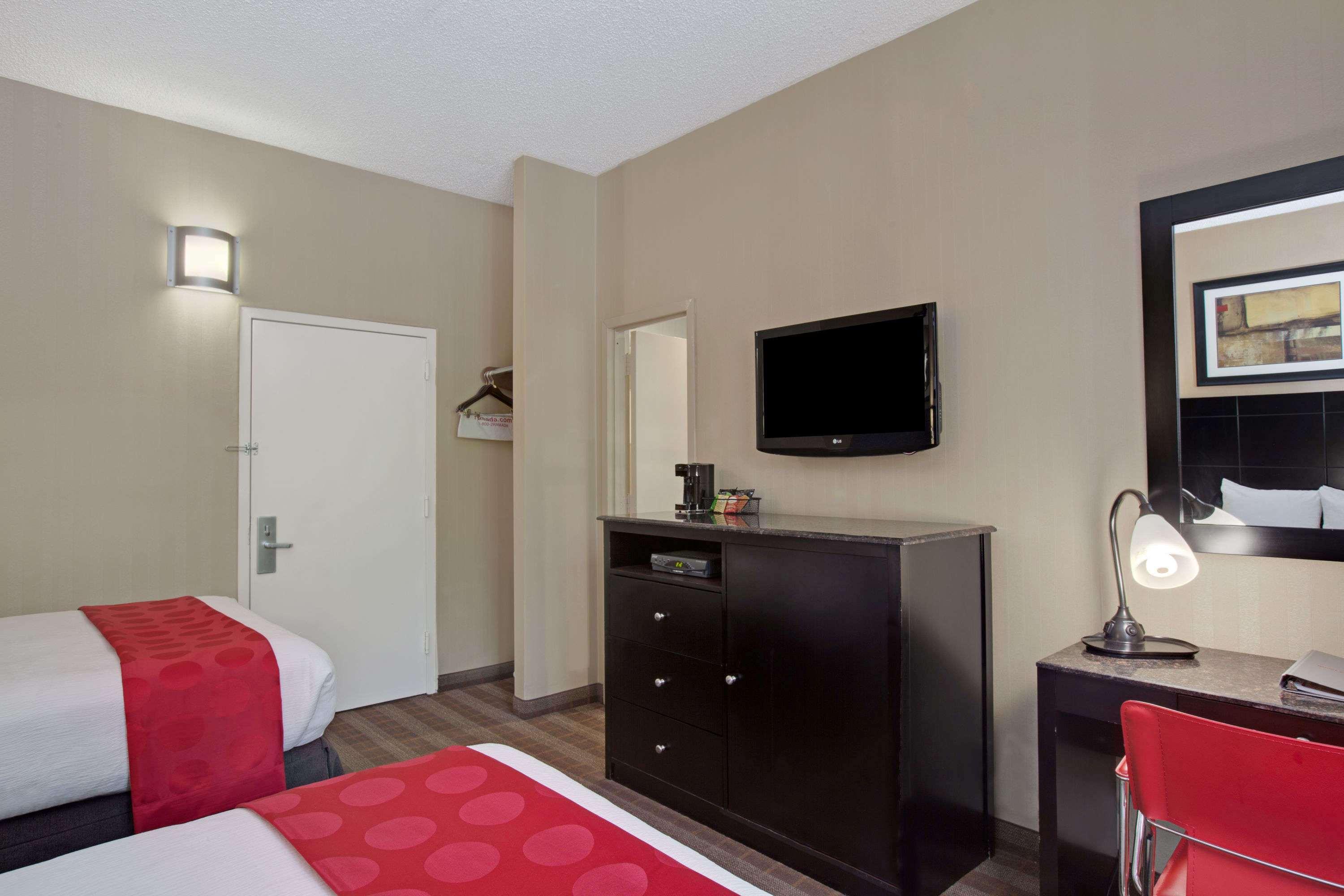 Ramada Bronx — photo 4