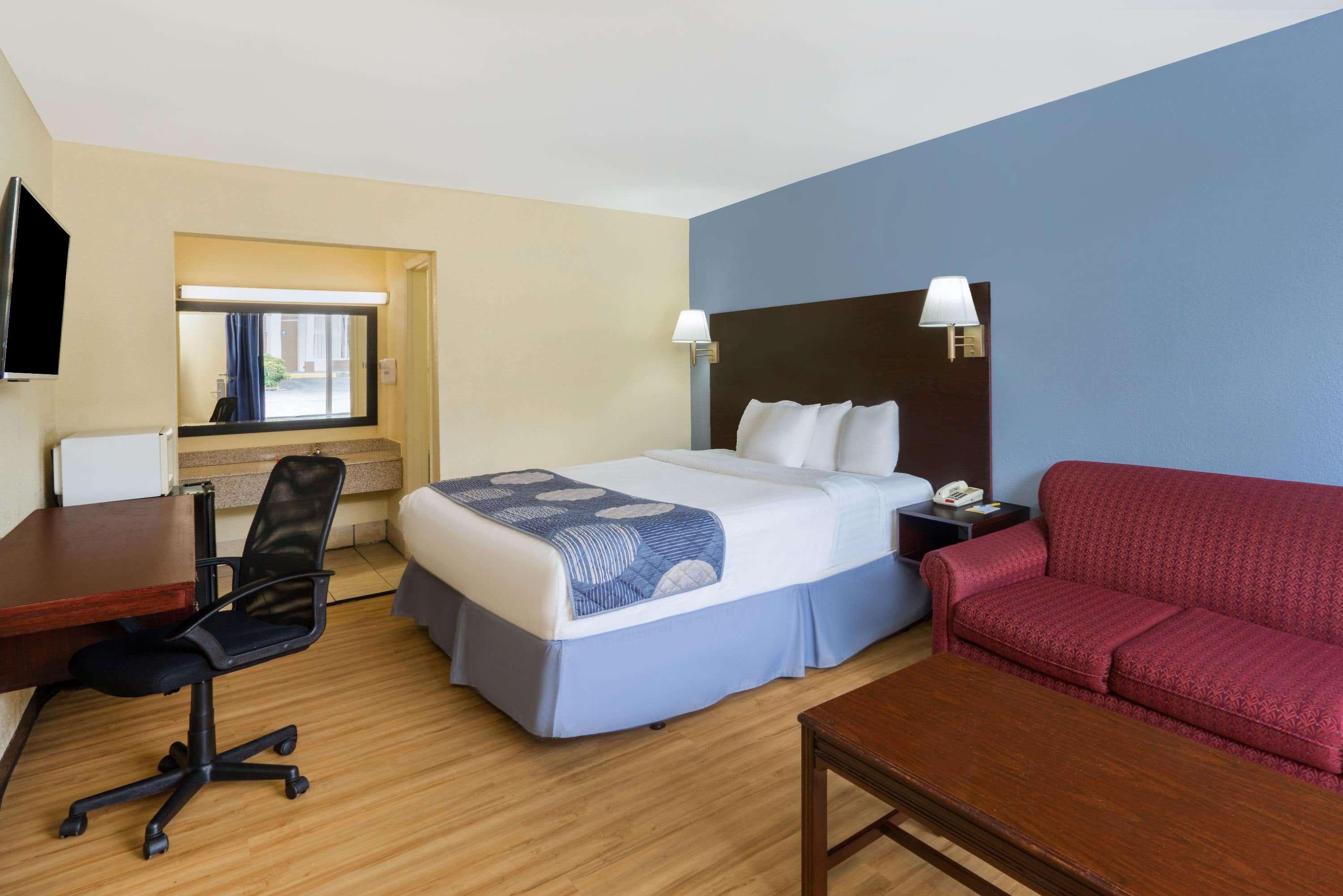 Days Inn by Wyndham Statesville — photo 5