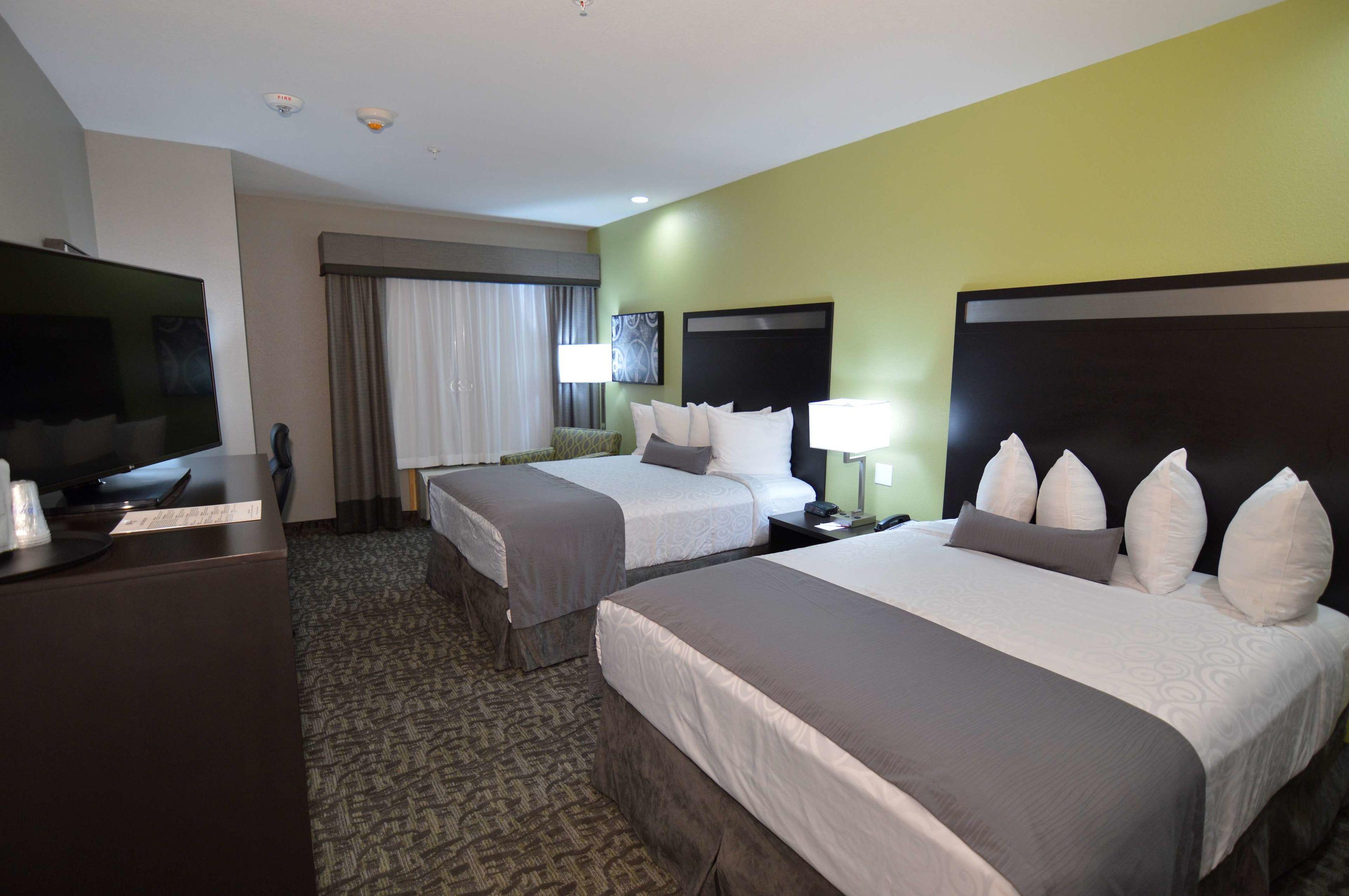Best Western Plus Bay City Inn & Suites — photo 5