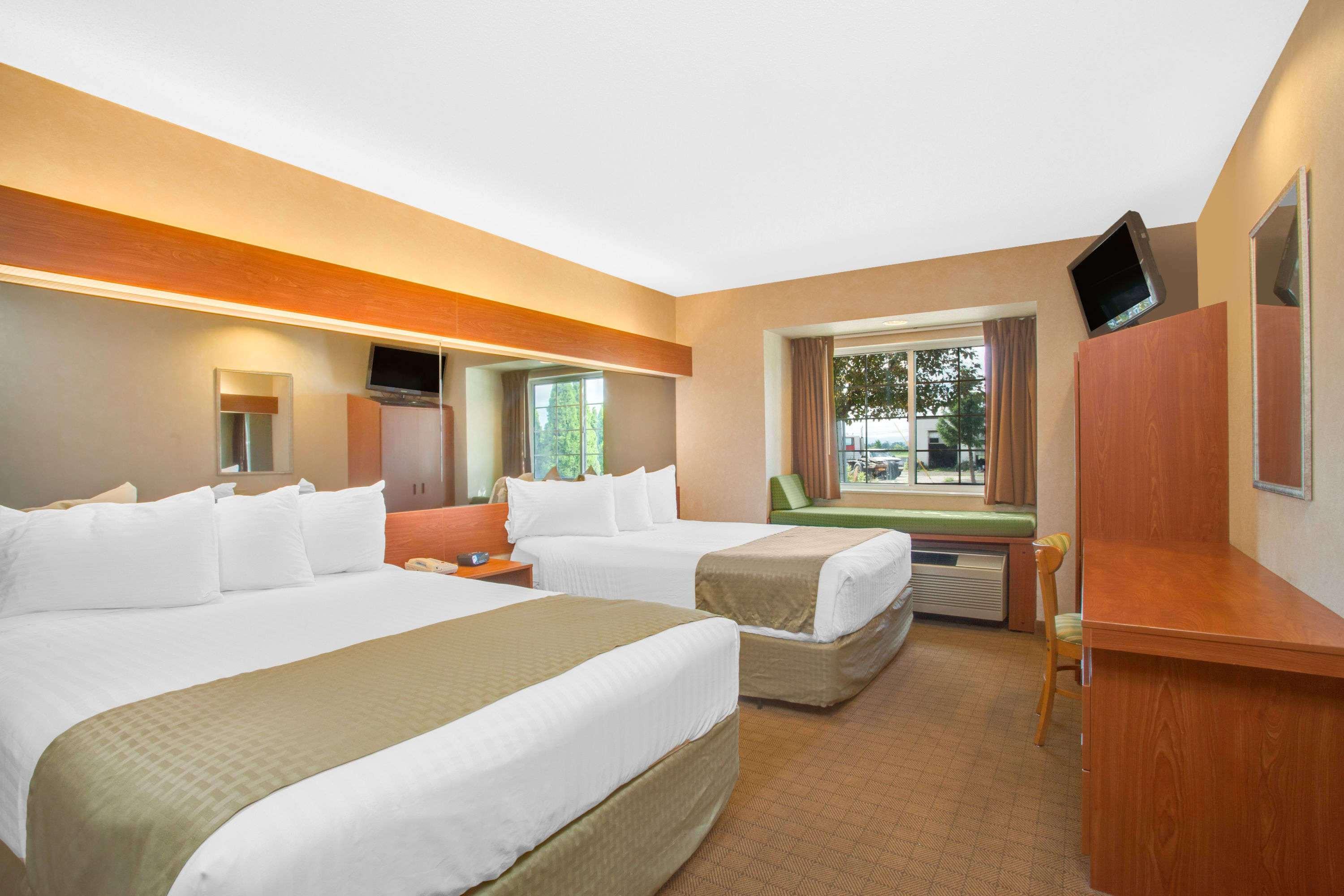Microtel Inn & Suites by Wyndham Springville — photo 4