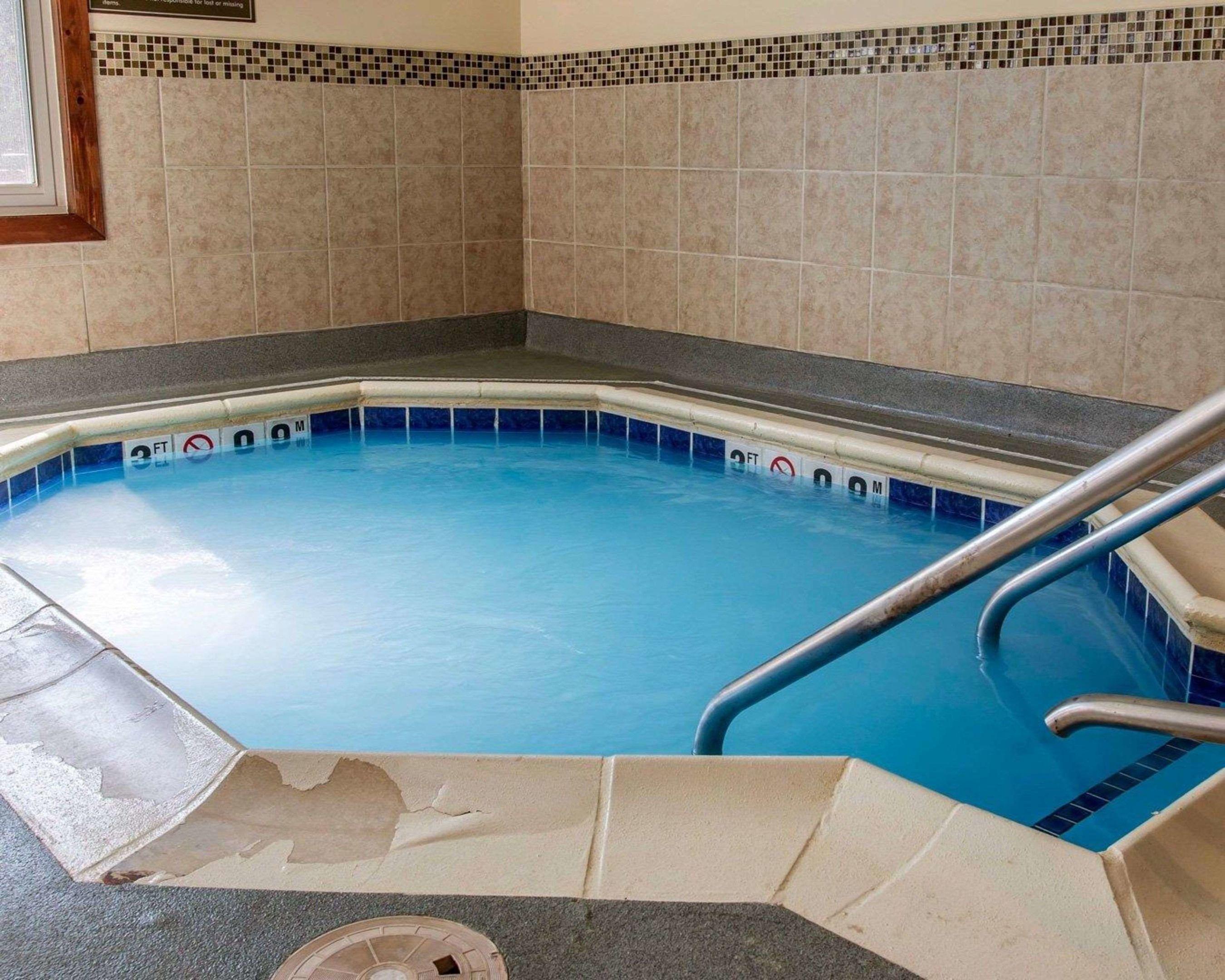 Comfort Suites Benton Harbor — photo 4