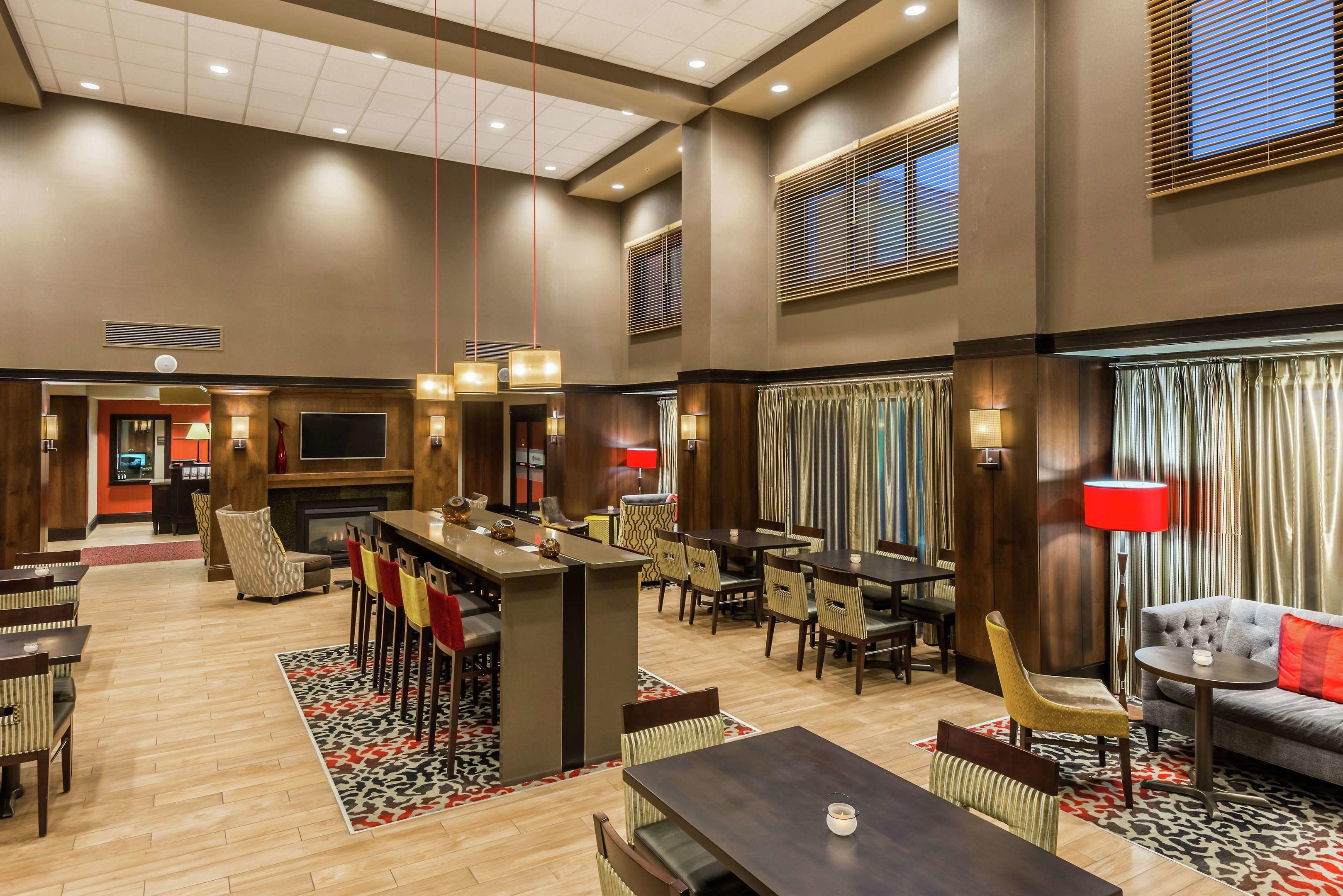 Hampton Inn and Suites Columbus Polaris — photo 4