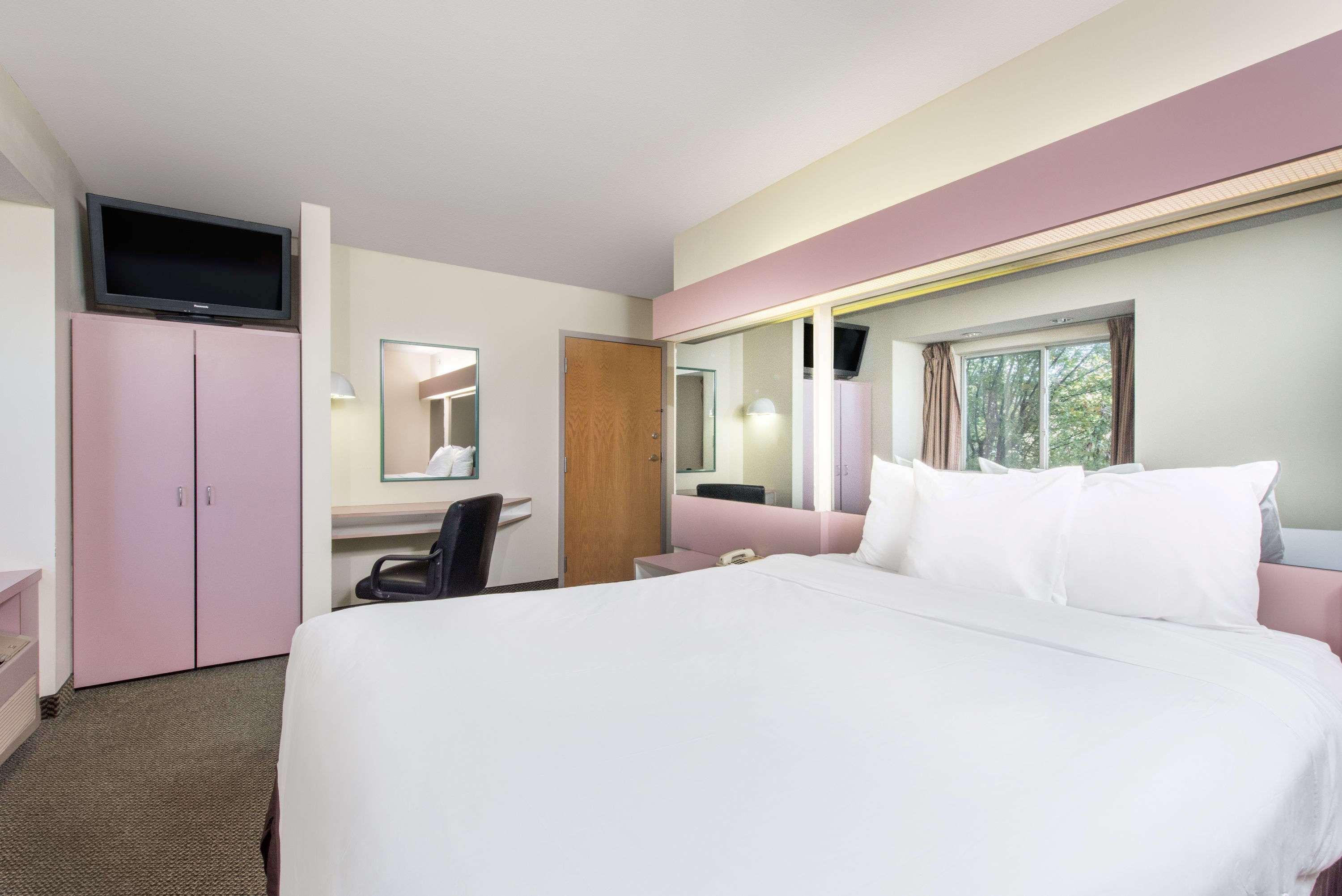 Knights Inn & Suites Allentown — photo 4