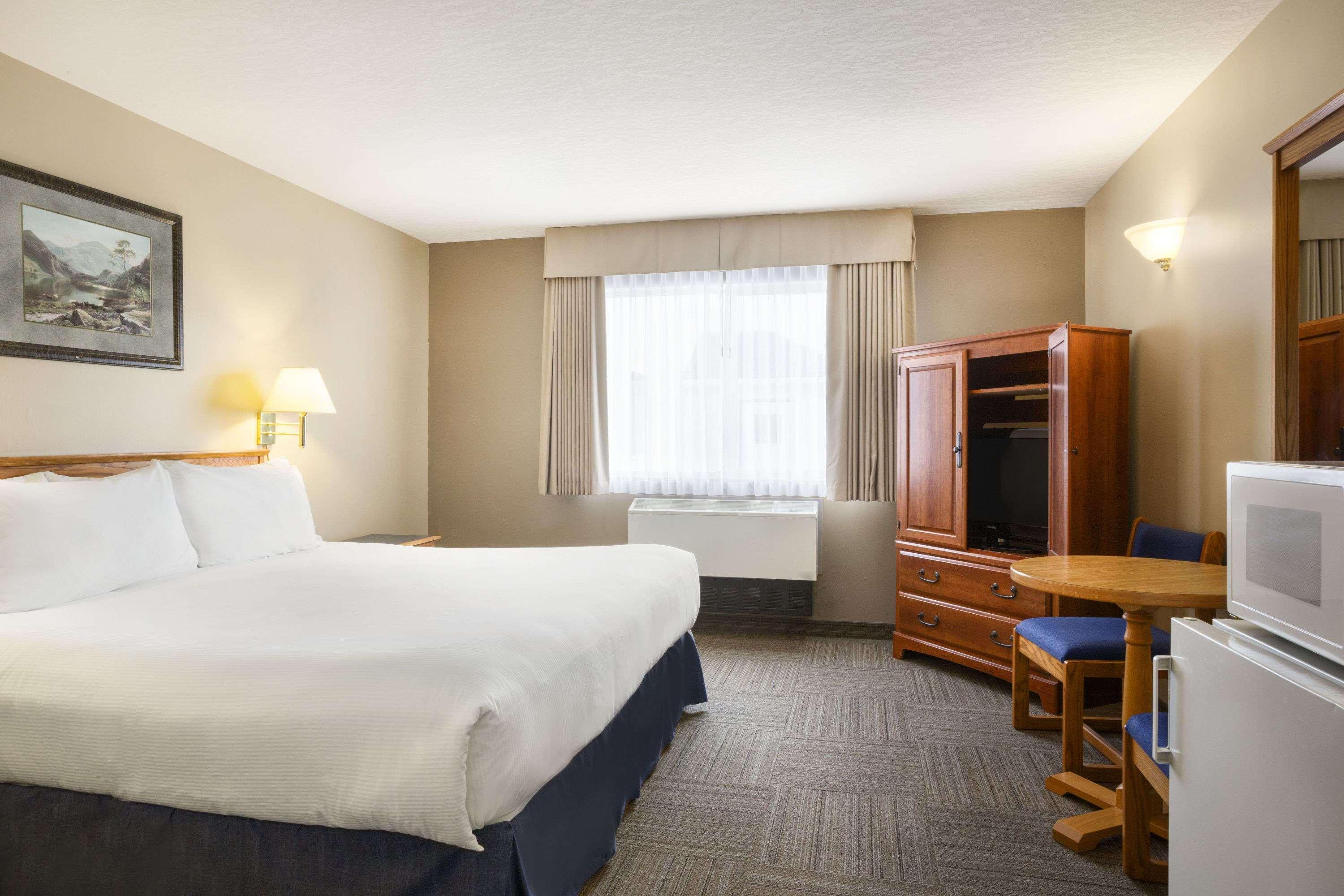 Days Inn Hinton — photo 5
