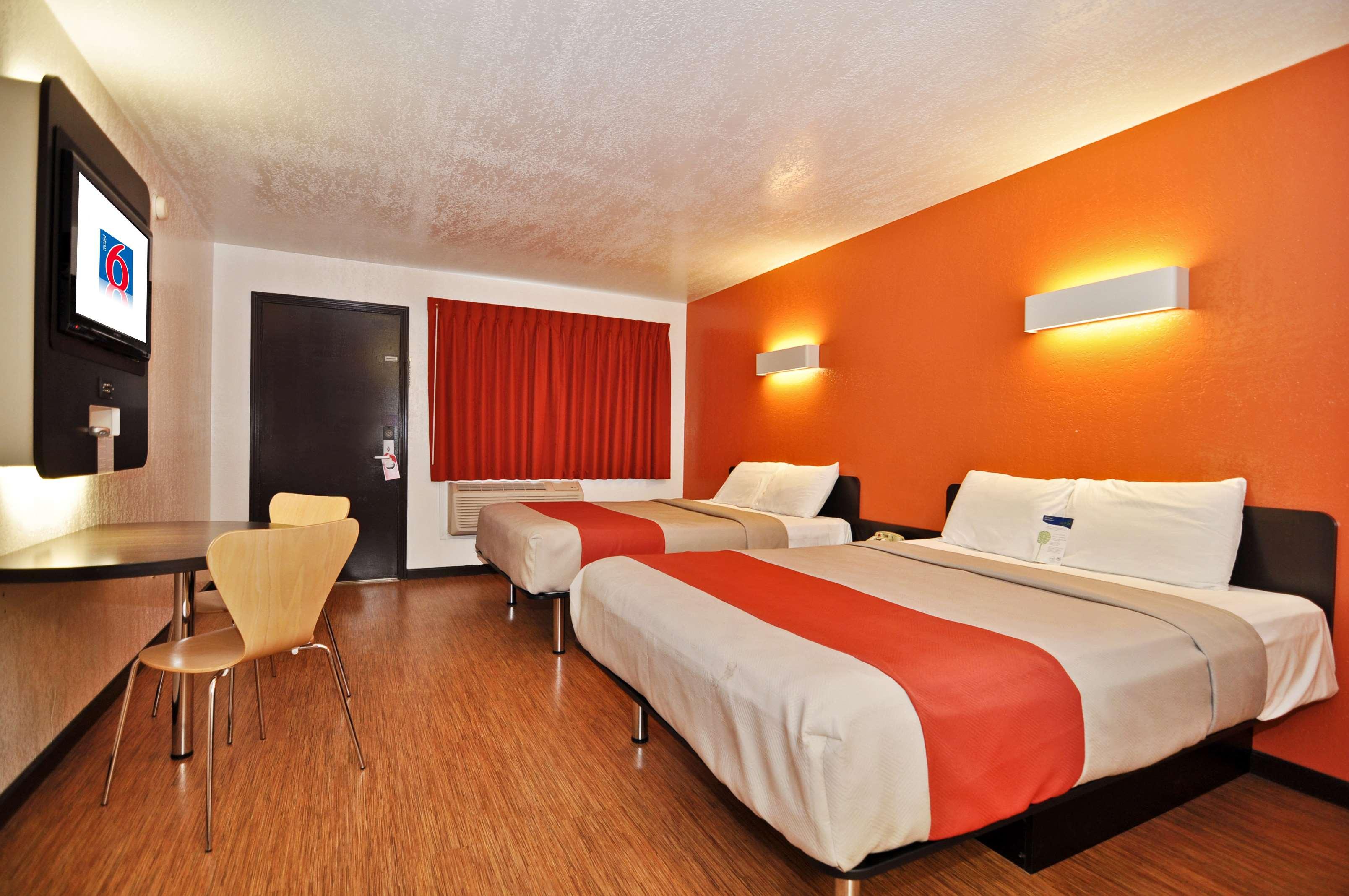 Motel 6 Willows — photo 5