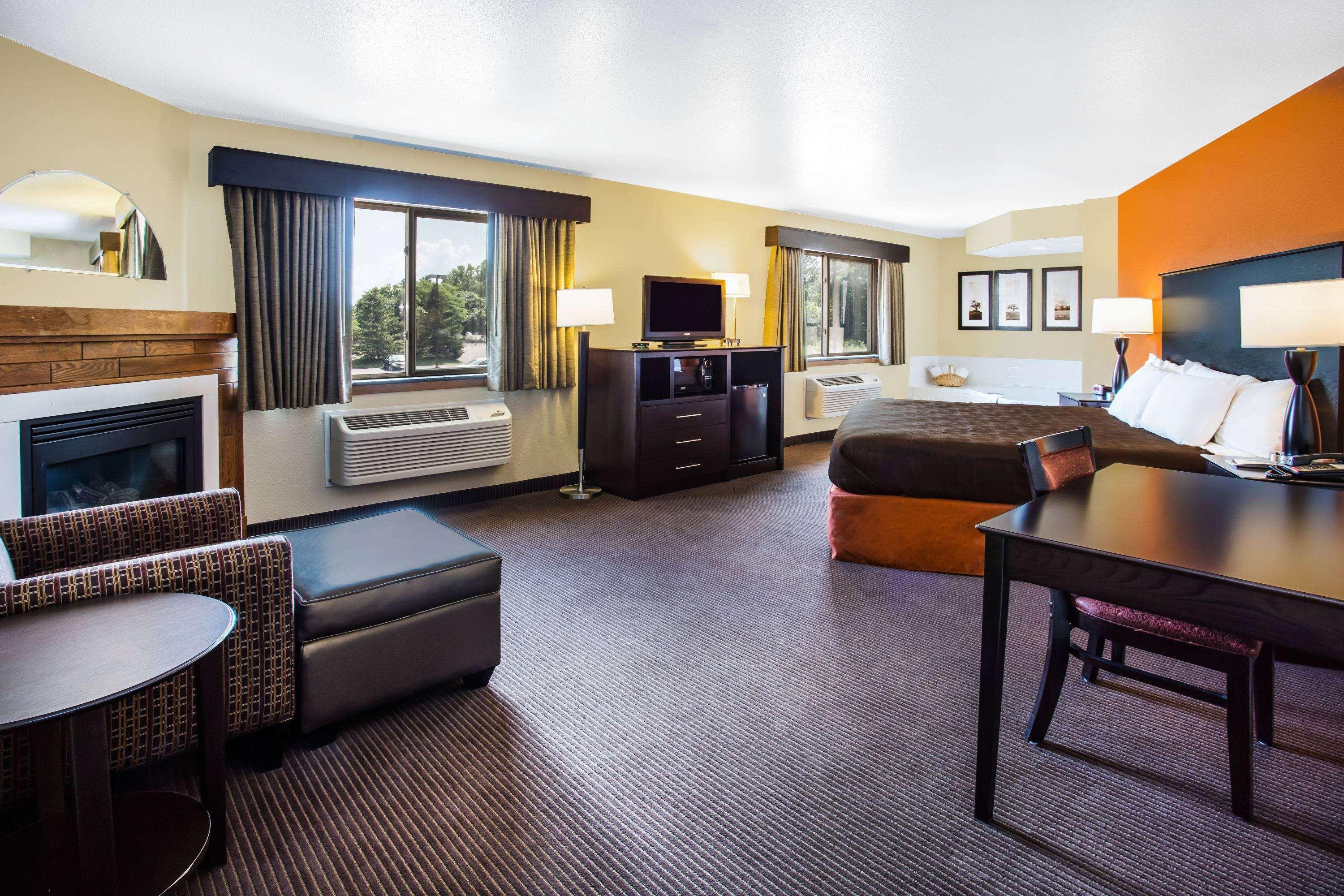 AmericInn by Wyndham Menomonie — photo 5