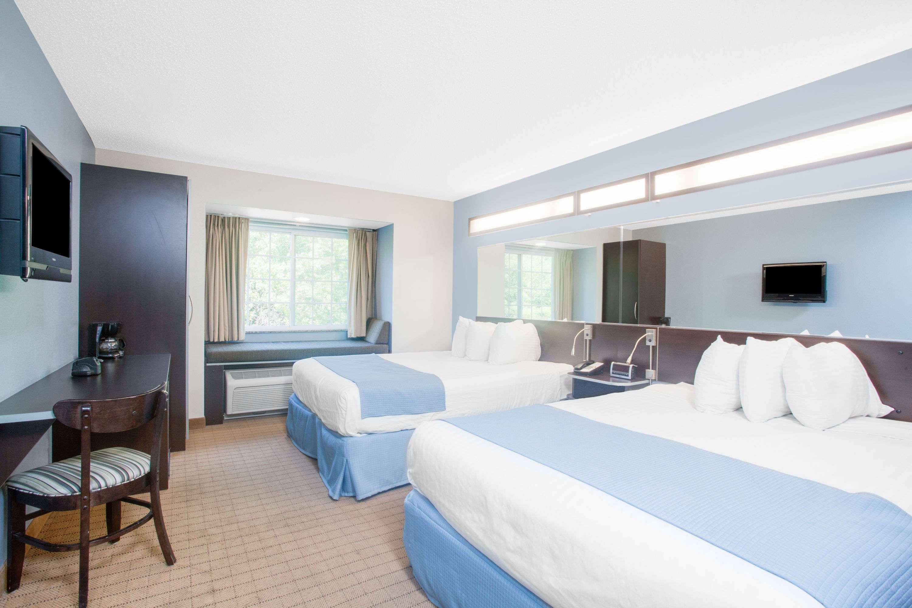 Mictrotel Inn and Suites Bath — photo 4