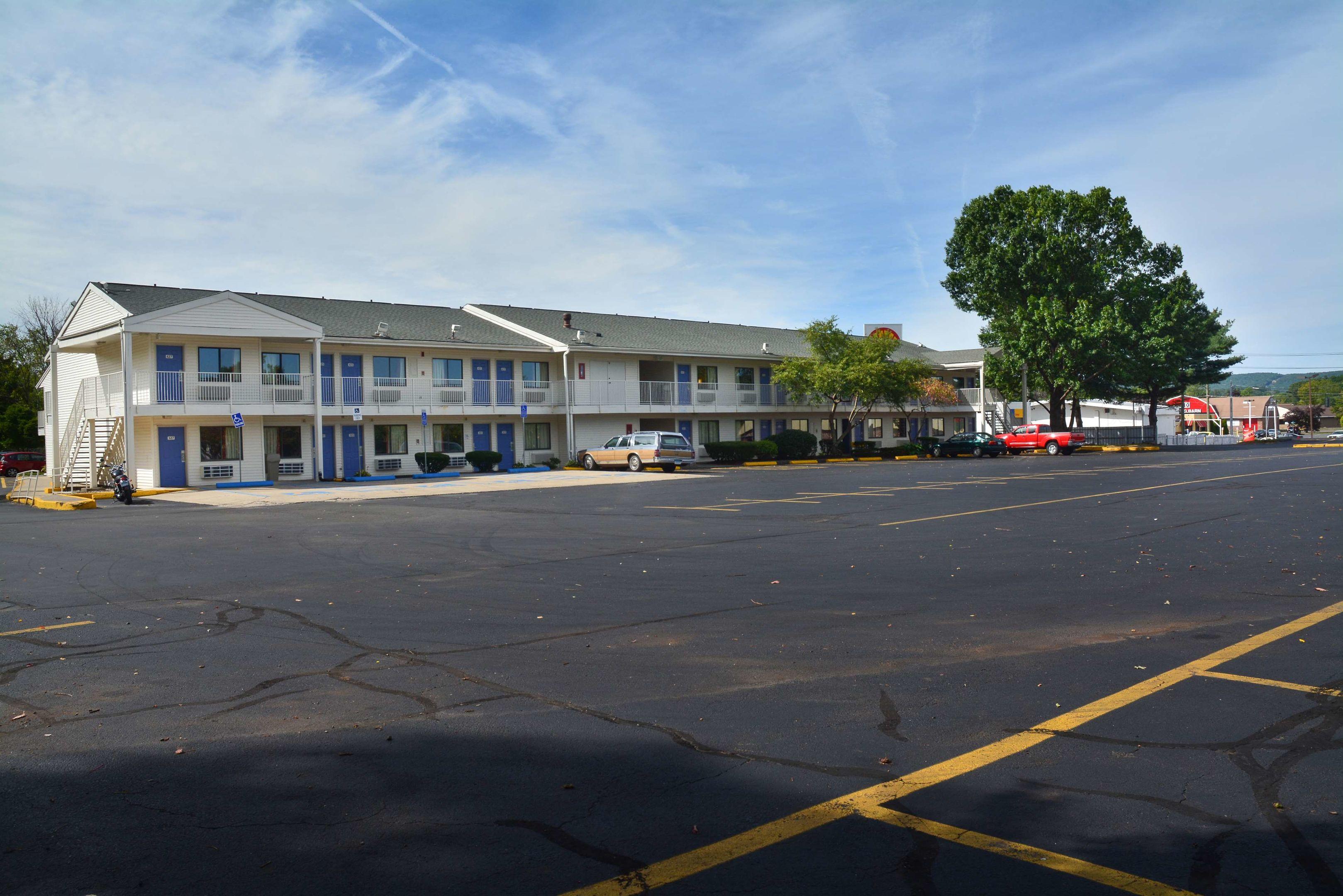 Motel 6 Hartford Southington — photo 4