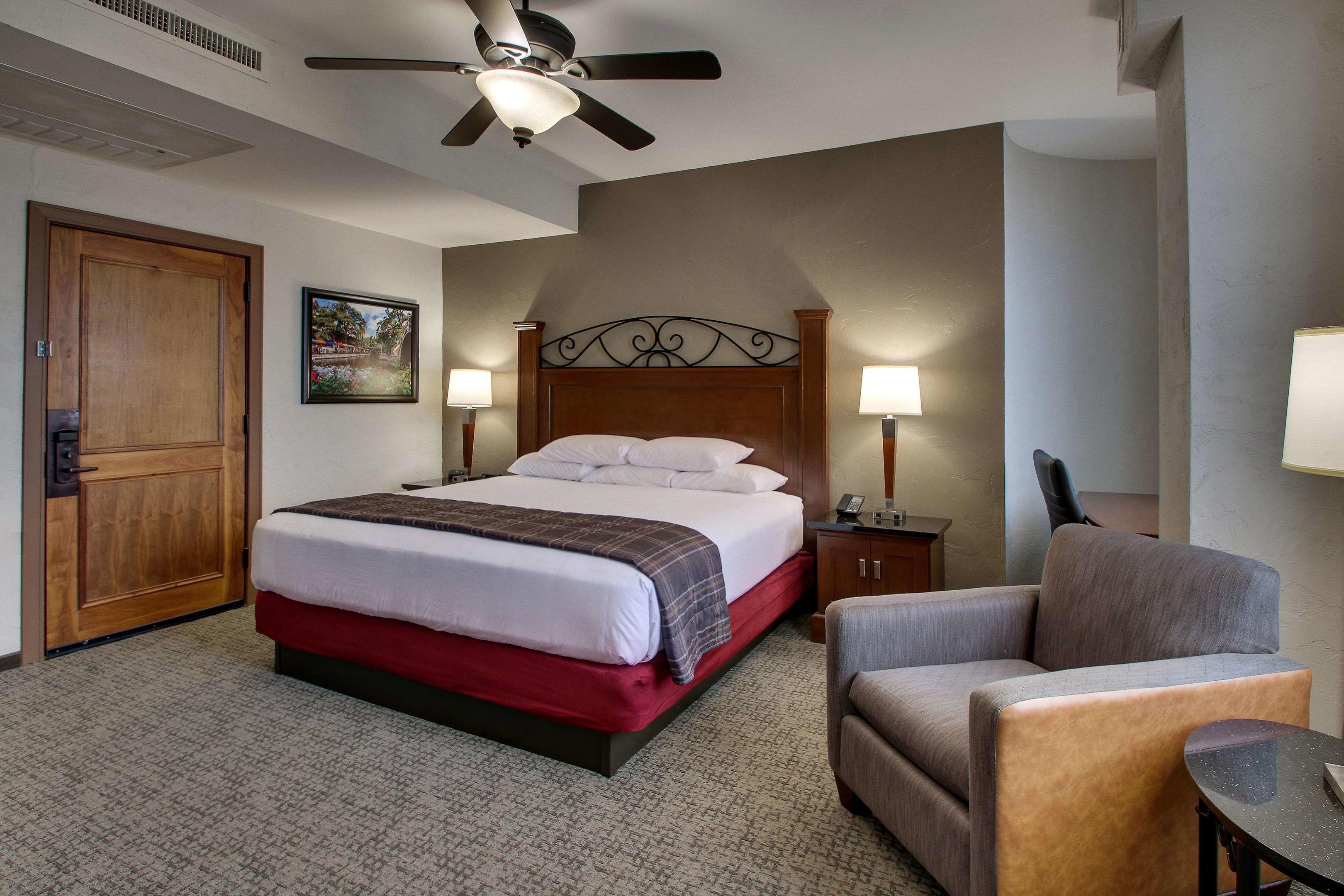 Drury Plaza Hotel San Antonio Riverwalk — photo 4