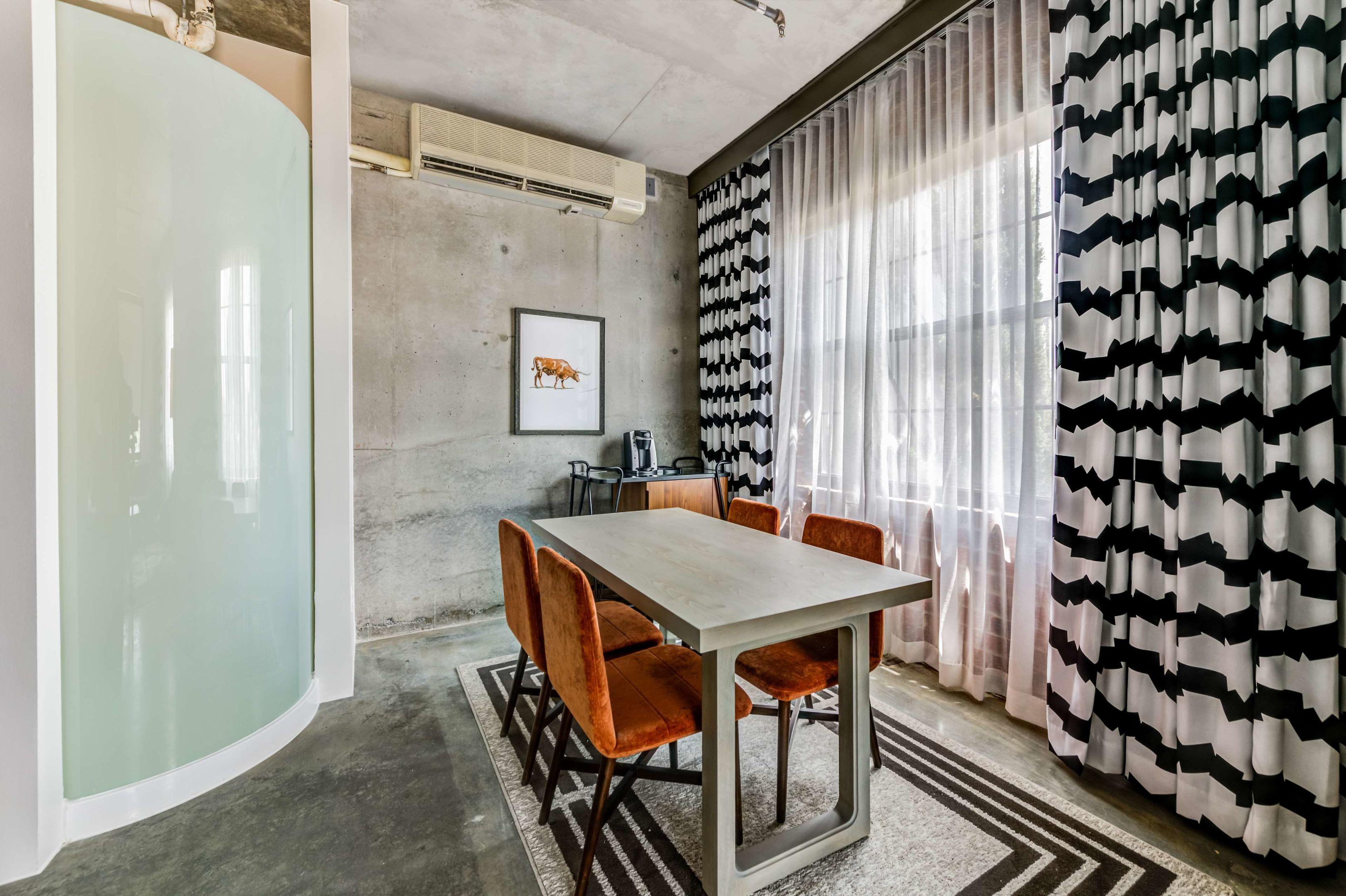 NYLO Dallas Plano Hotel, Tapestry Collection by Hilton — photo 5