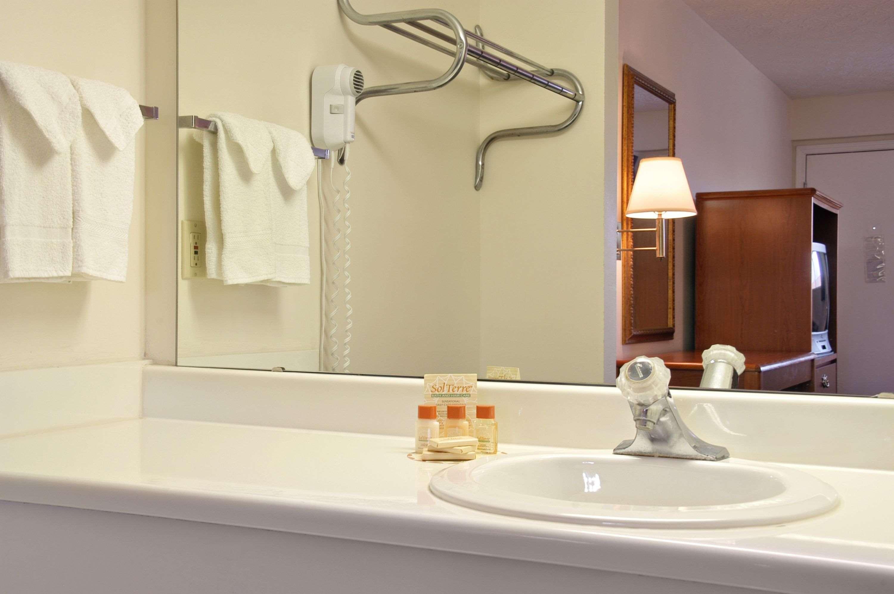 Days Inn Plainfield — photo 4