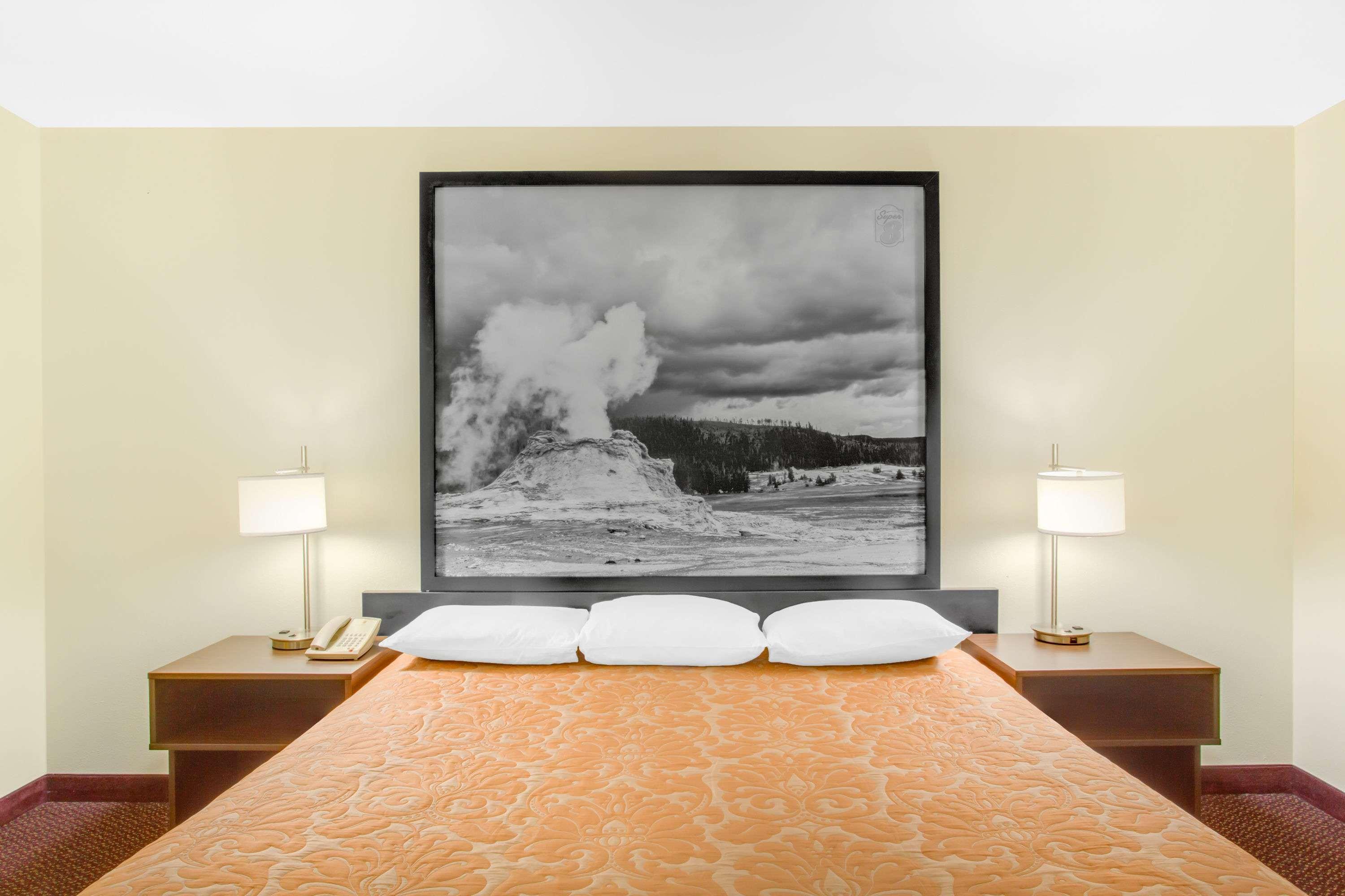 Super 8 by Wyndham West Yellowstone — photo 4