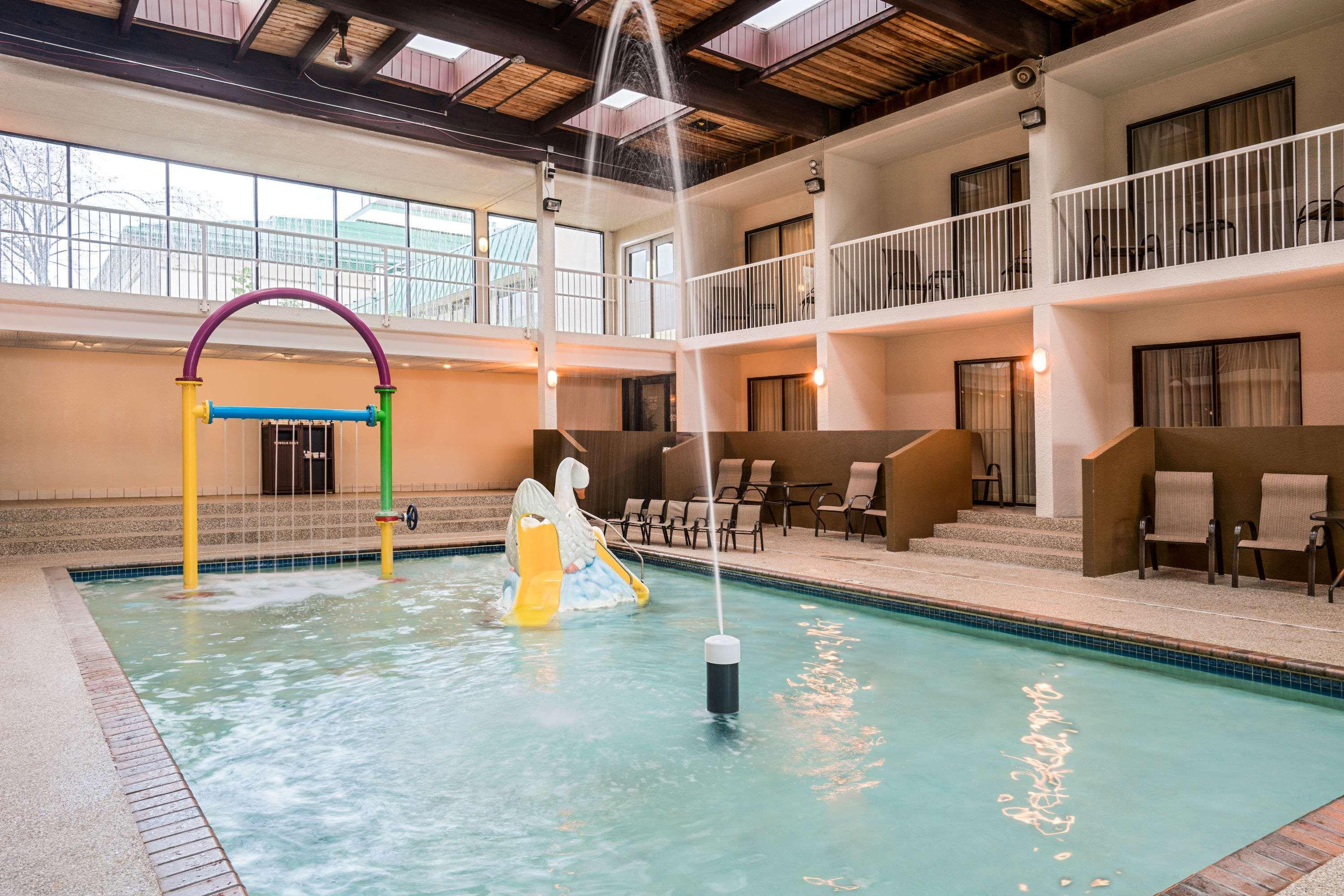 Ramada Plymouth Hotel and Conference Center — photo 5