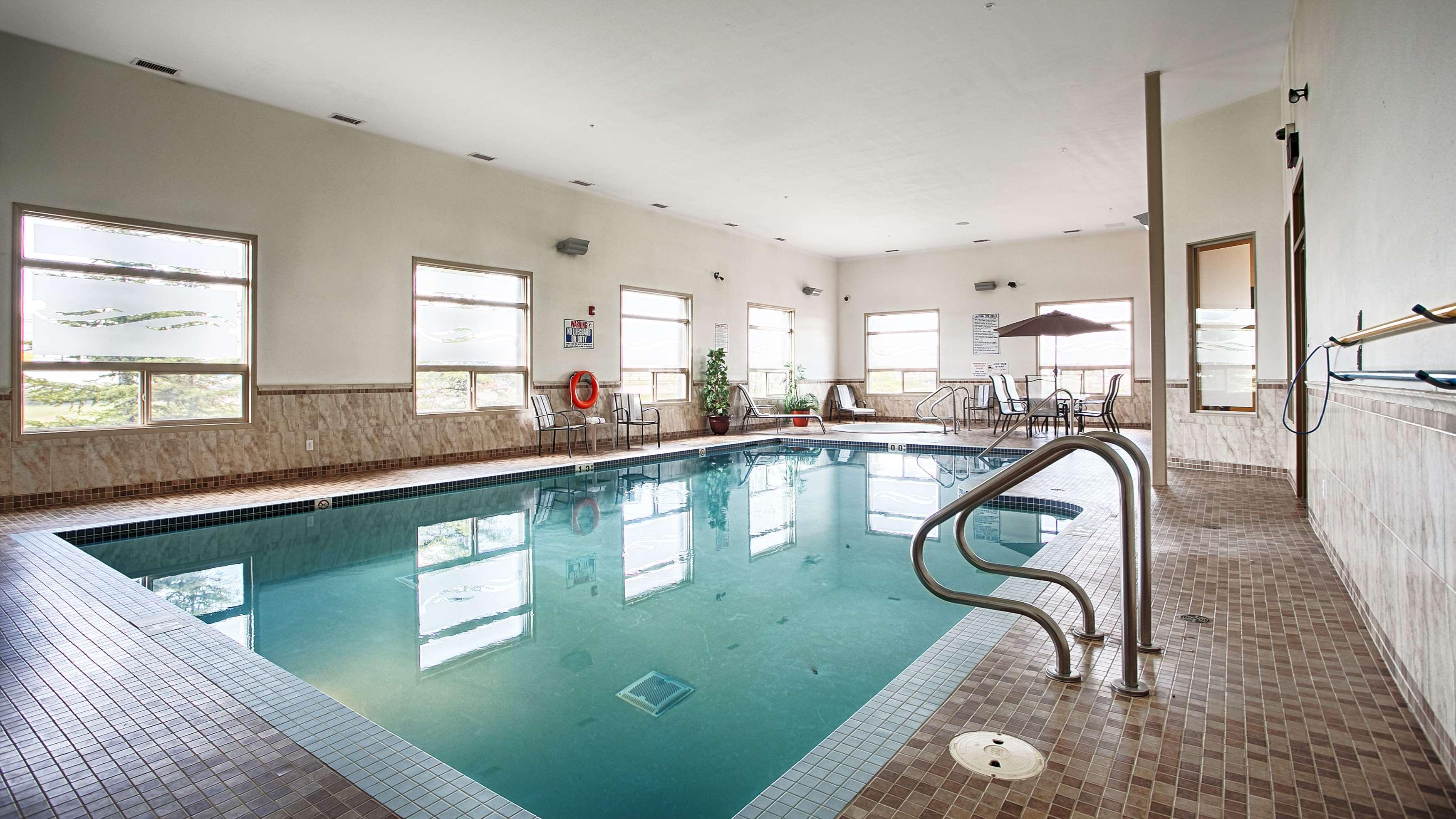 Best Western Wainwright Inn & Suites — photo 4