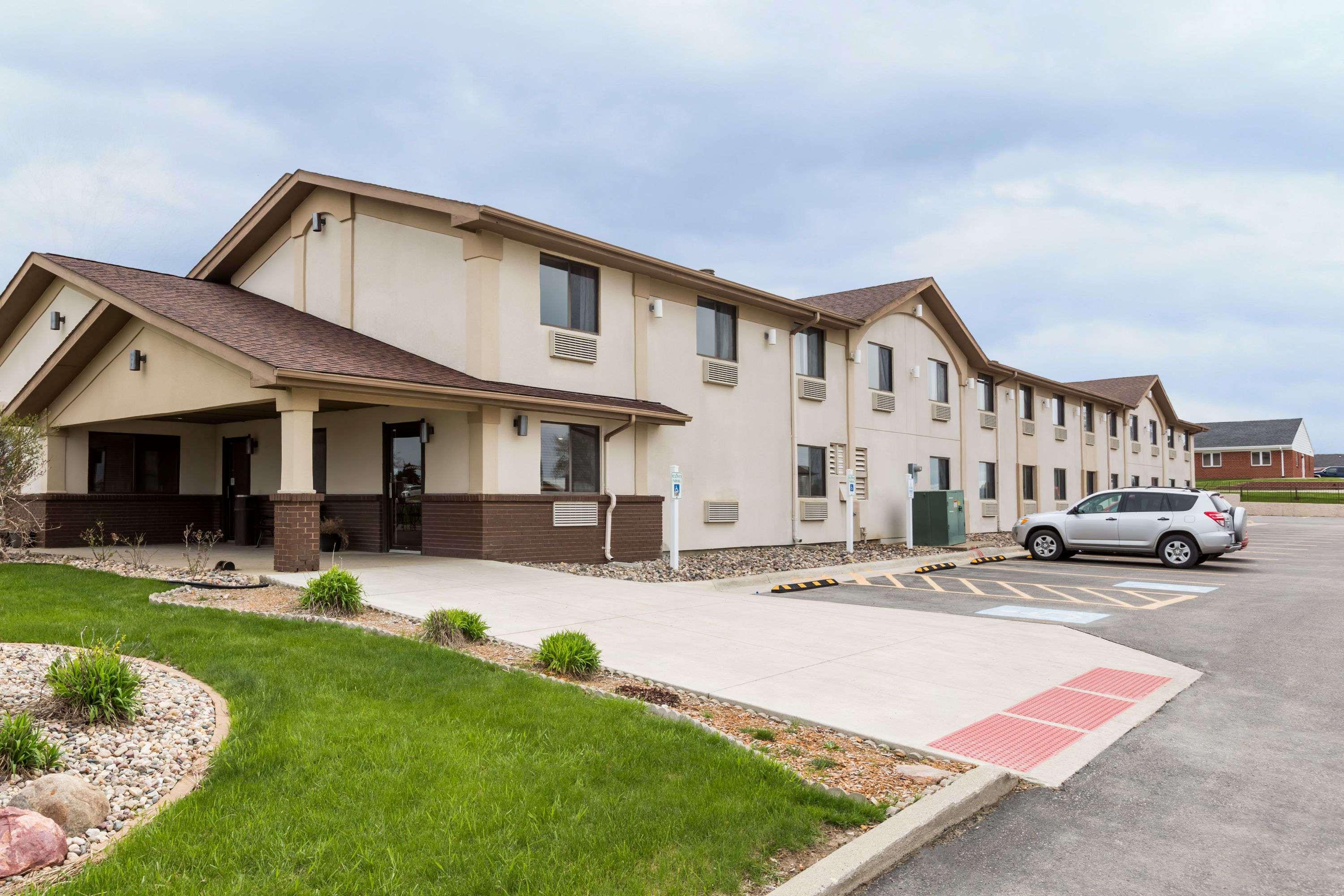 Super 8 by Wyndham Spirit Lake/Okoboji — photo 3