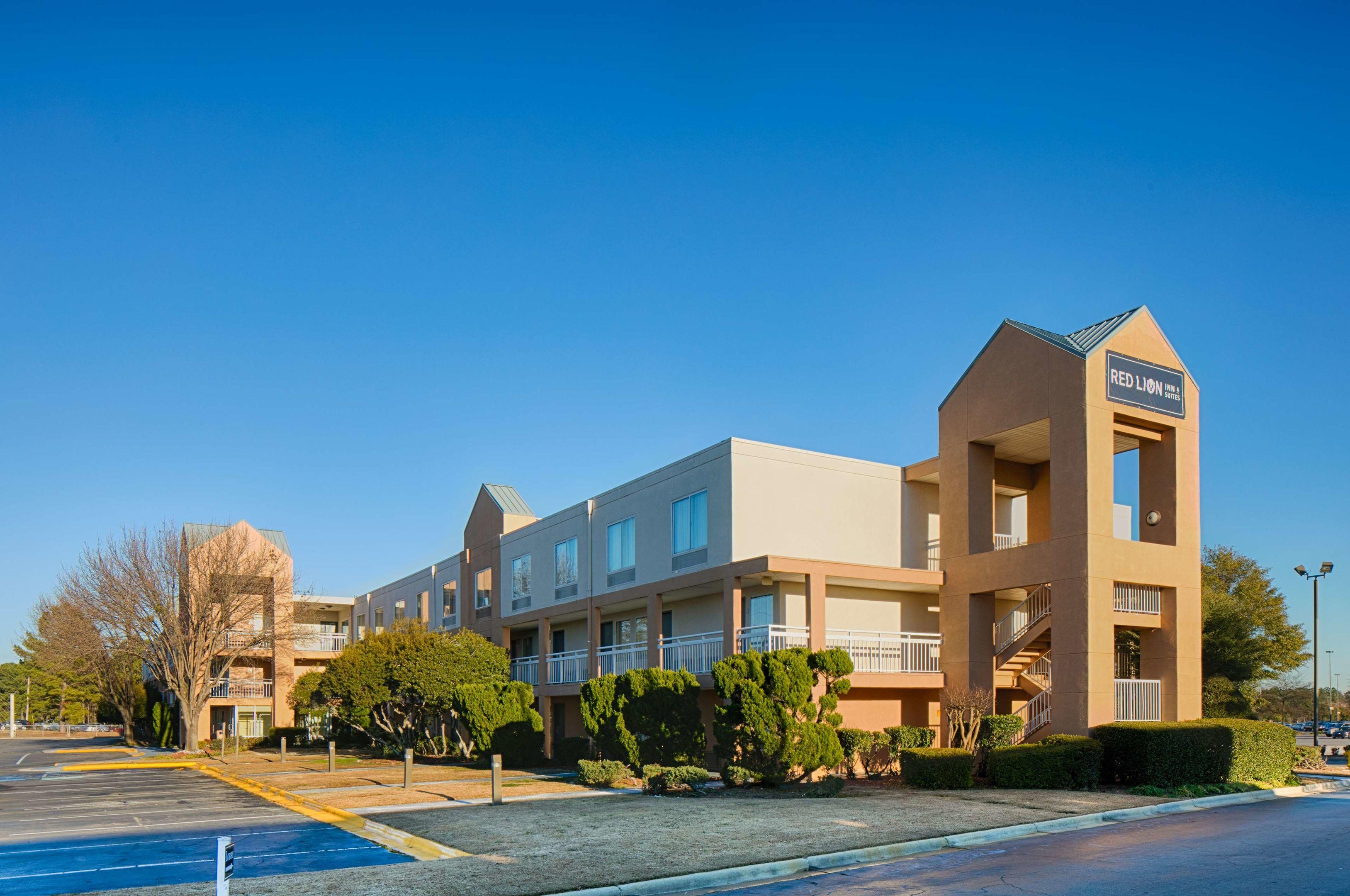 Red Lion Inn & Suites Fayetteville Cross Creek Mall — photo 4