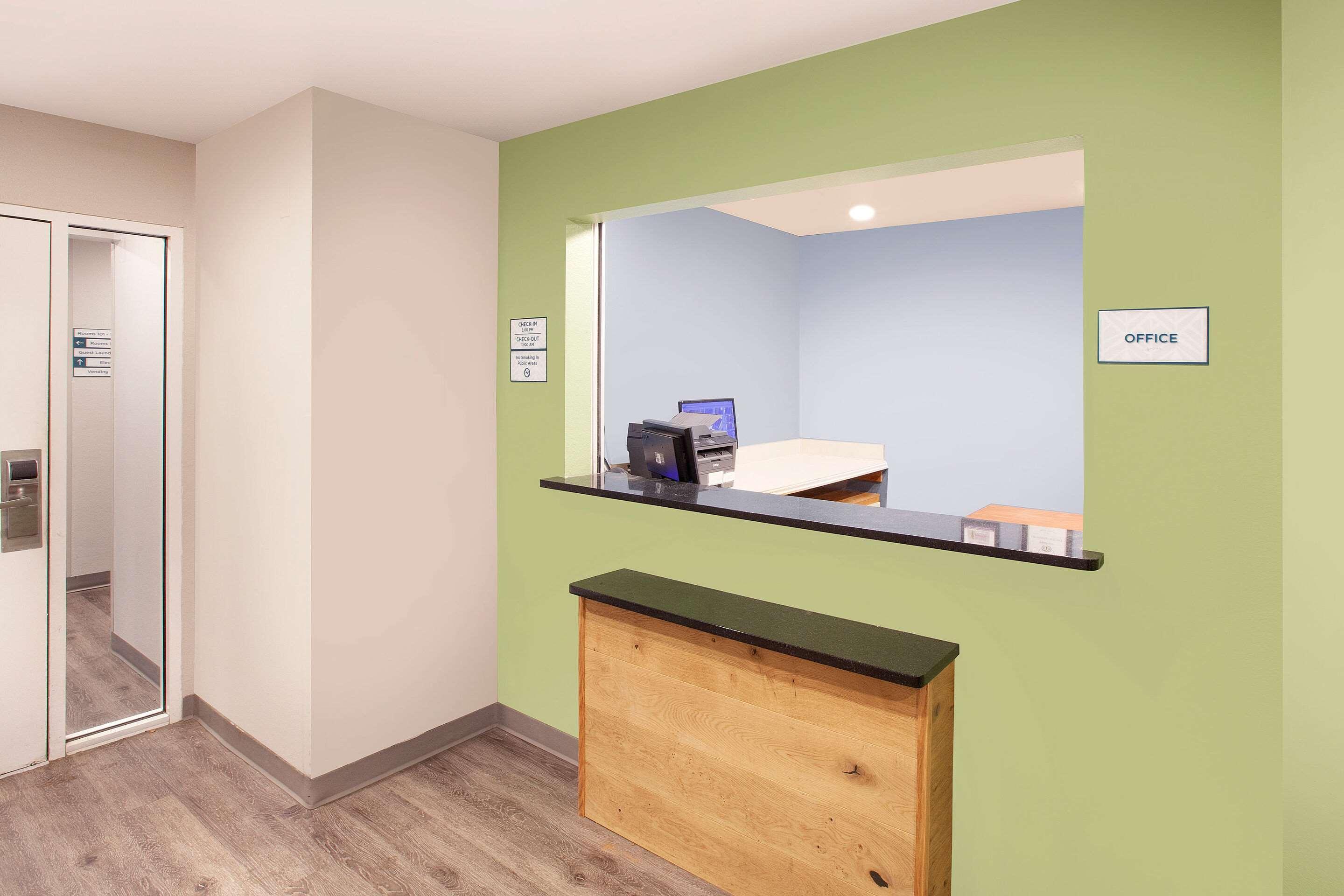 WoodSpring Suites Fayetteville University of Arkansas — photo 3