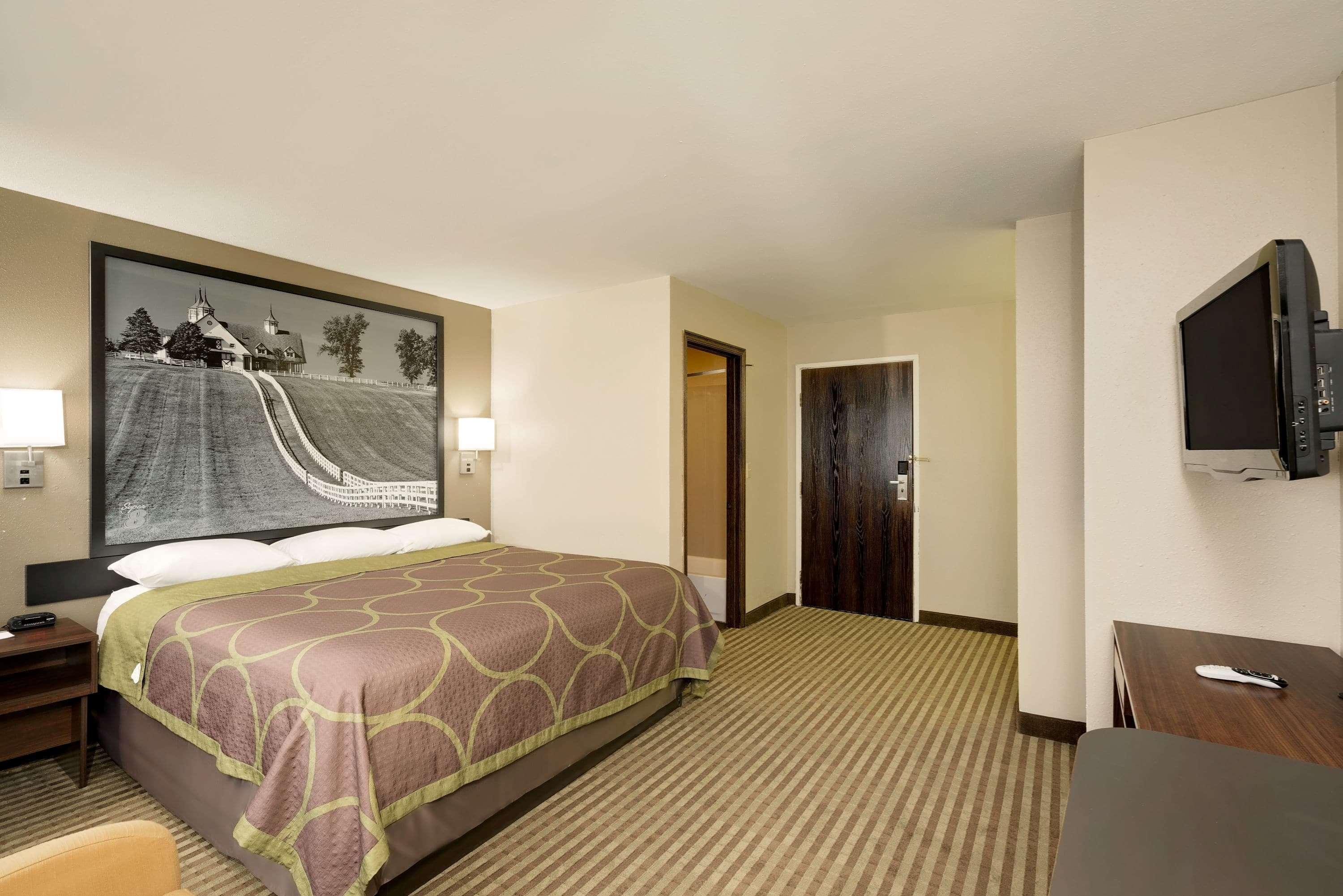 Super 8 by Wyndham Lexington Winchester Rd — photo 4