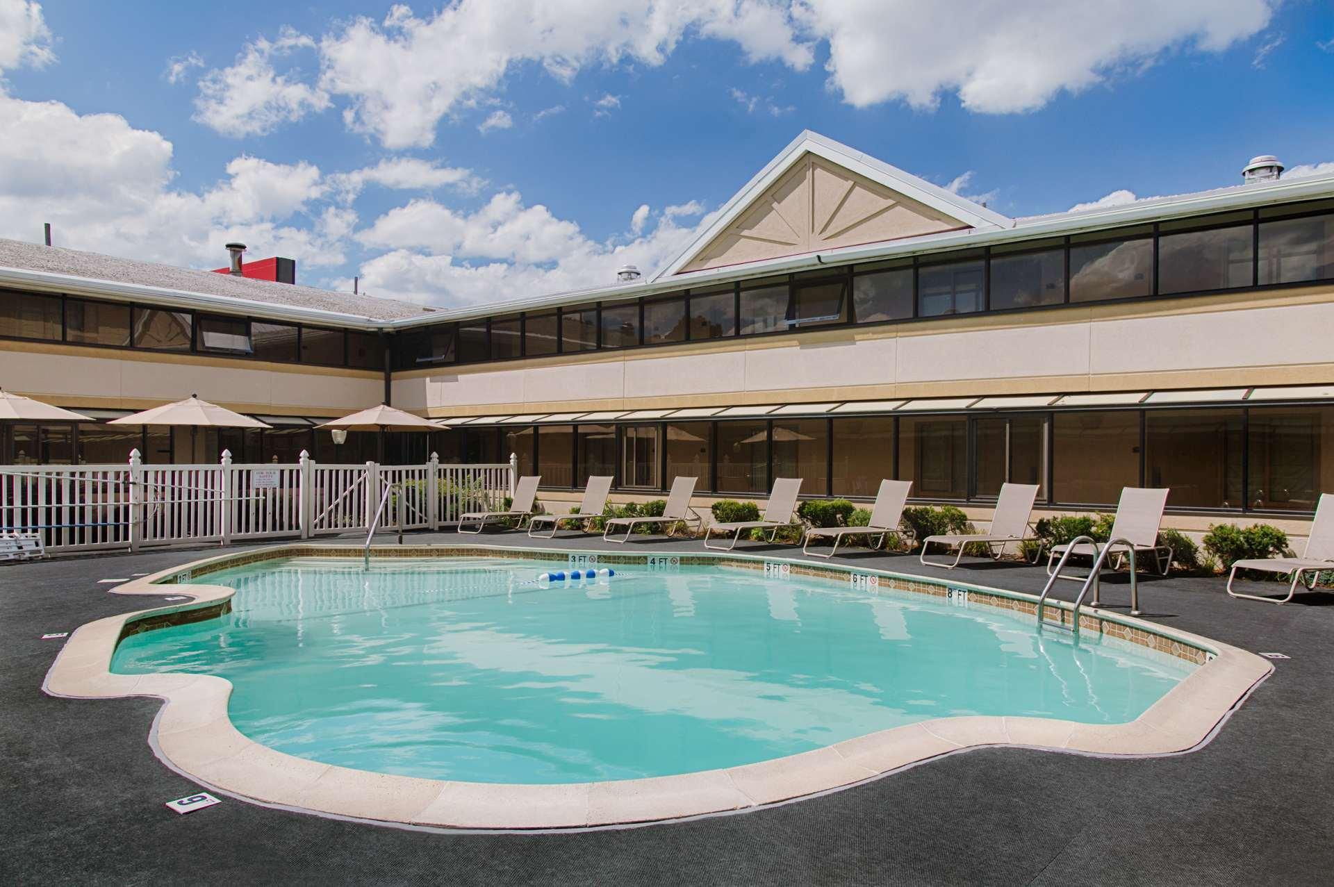 Ramada by Wyndham Boston — photo 4