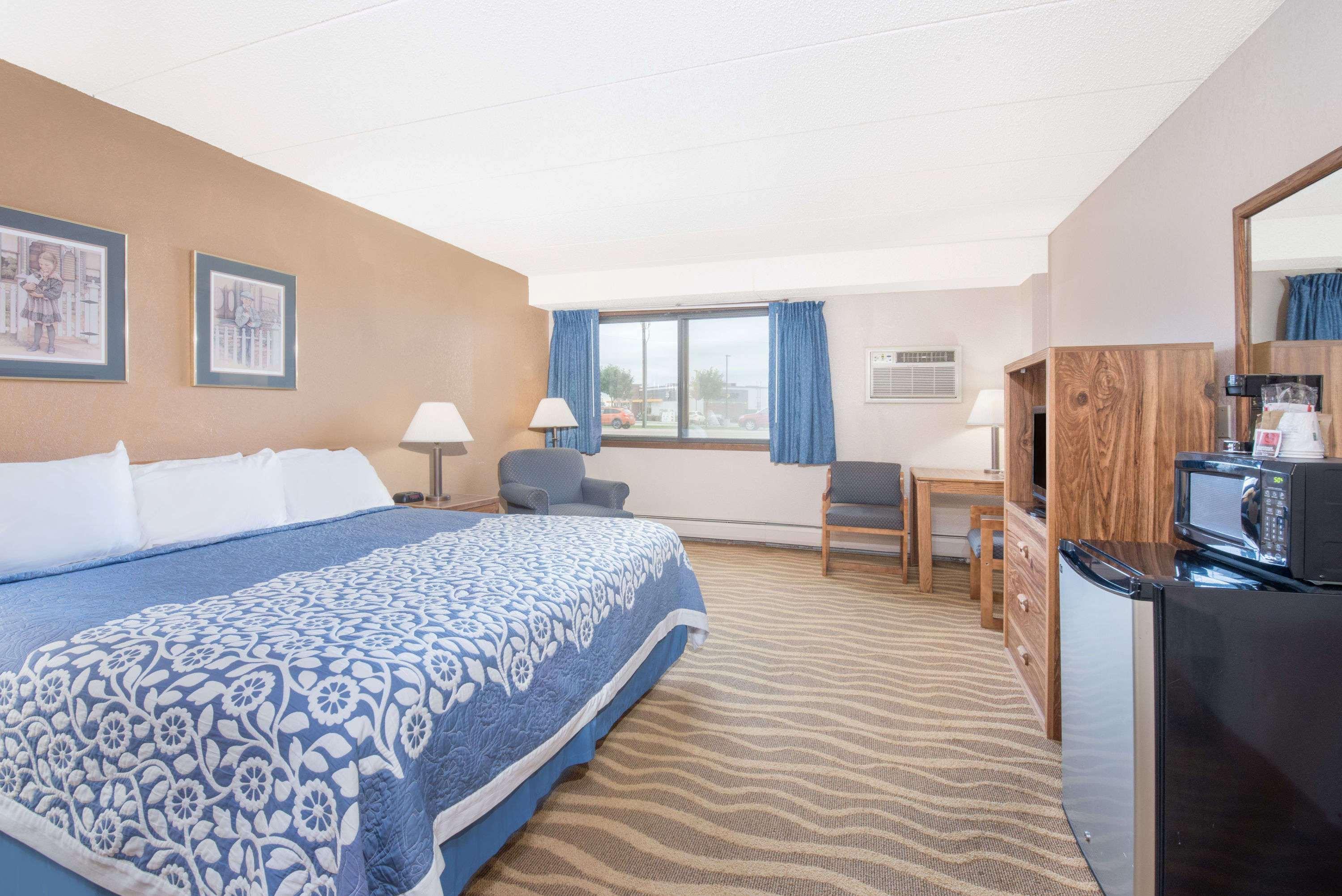 Days Inn by Wyndham Sioux Falls Airport — photo 3