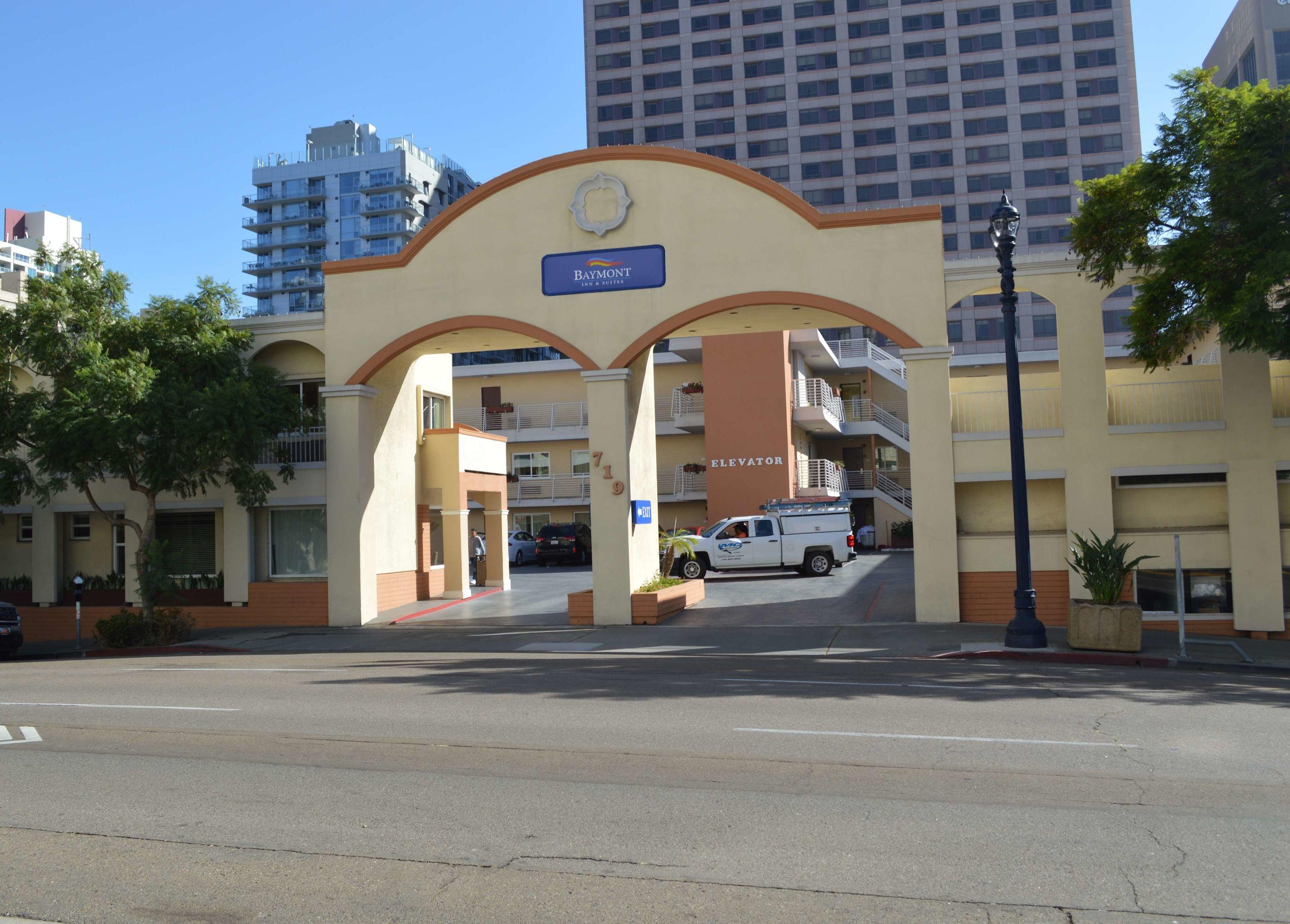 Baymont by Wyndham San Diego Downtown — photo 3