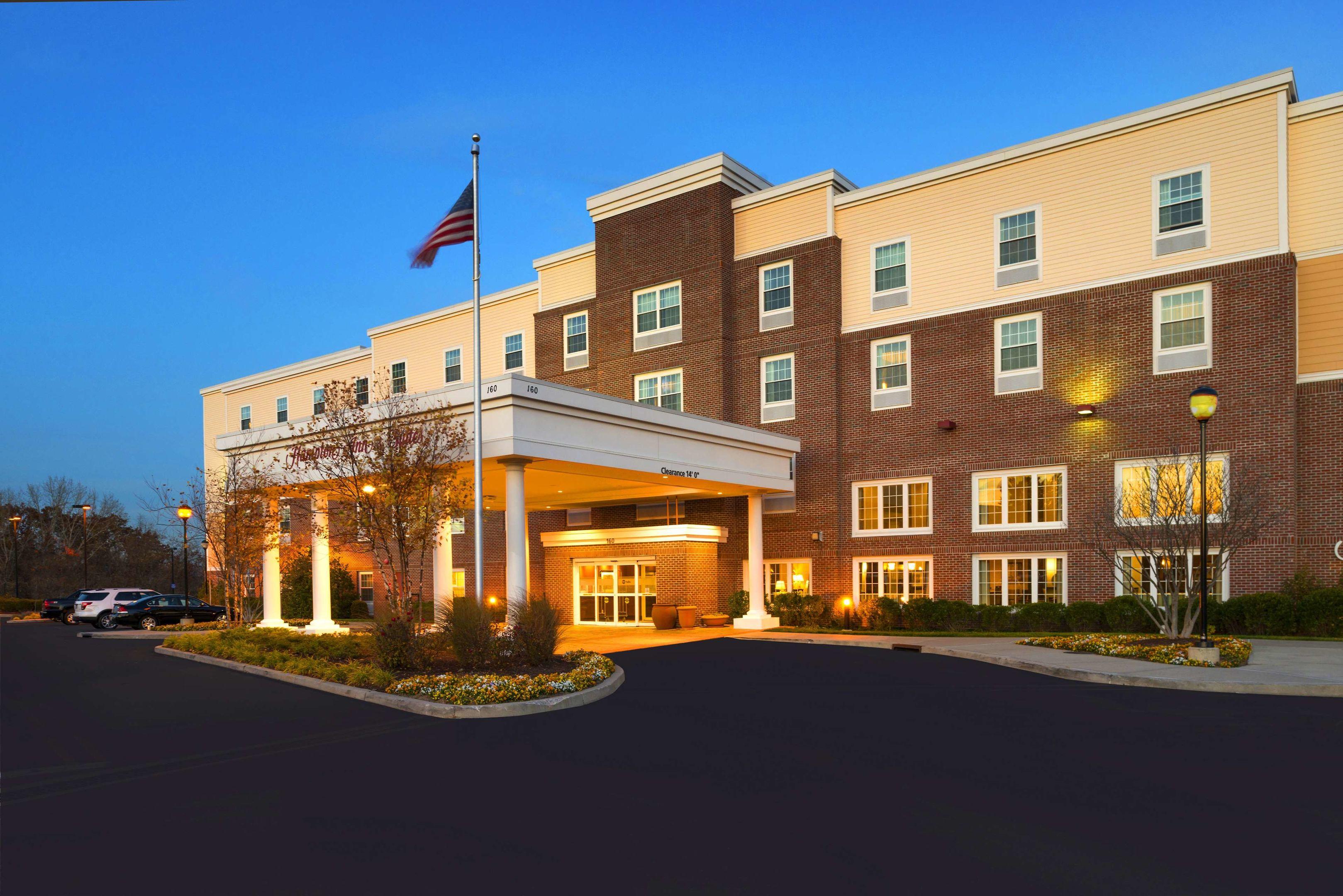 Hampton Inn & Suites Yonkers — photo 3