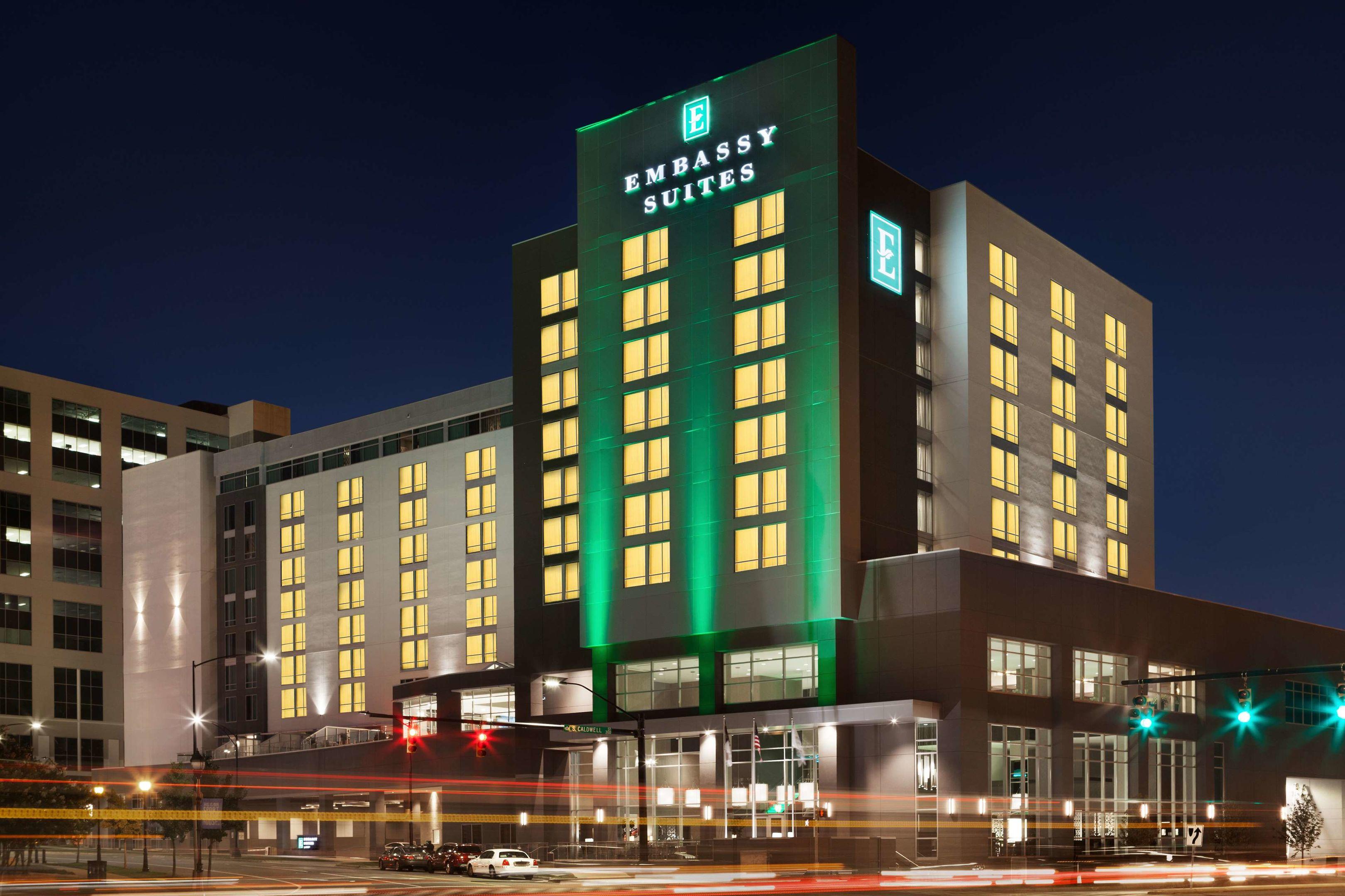 Embassy Suites by Hilton Charlotte Uptown — photo 4