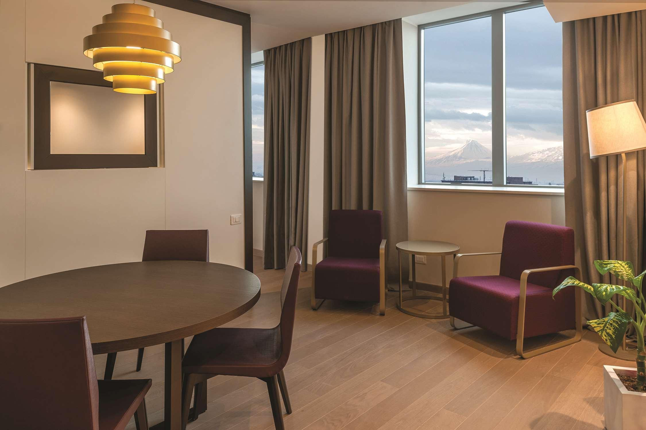 DoubleTree by Hilton Hotel Yerevan City Centre — photo 4