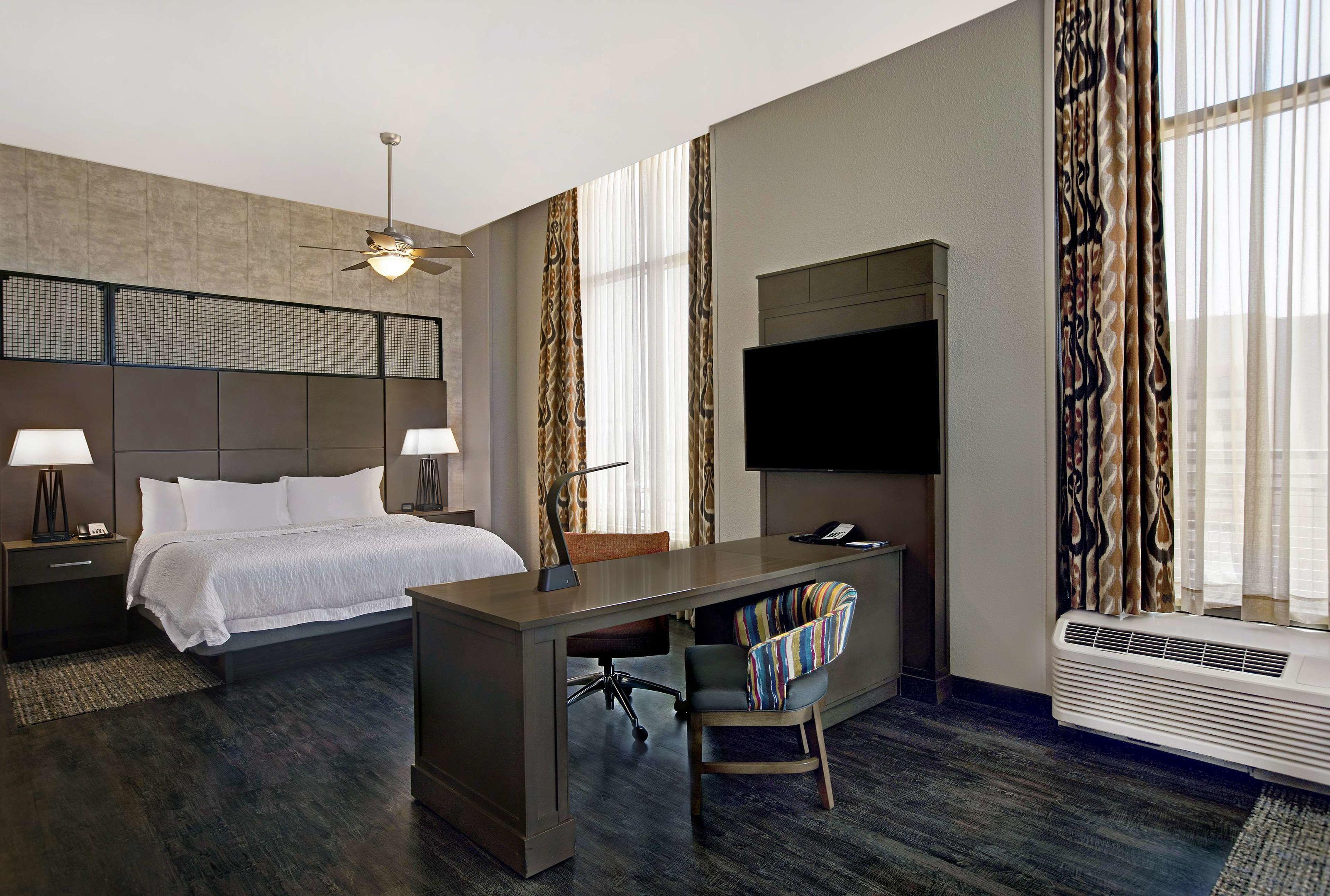 Hampton Inn Suites Austin University — photo 5