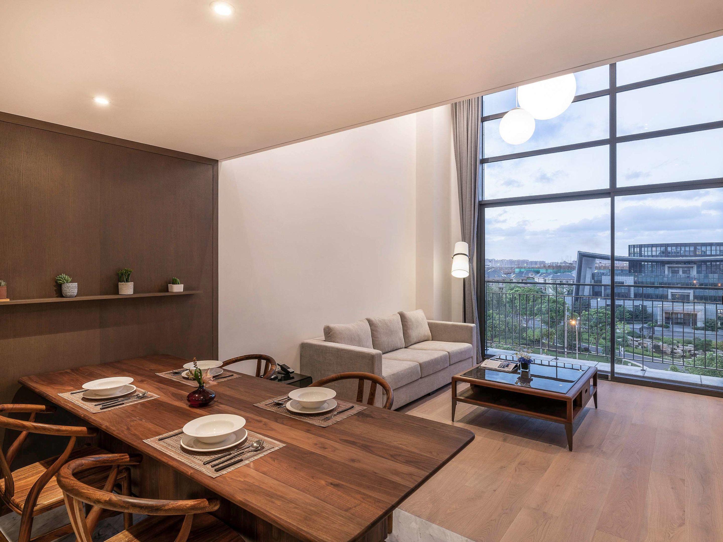 Novotel Suites Shanghai Hongqiao Hotel — photo 3