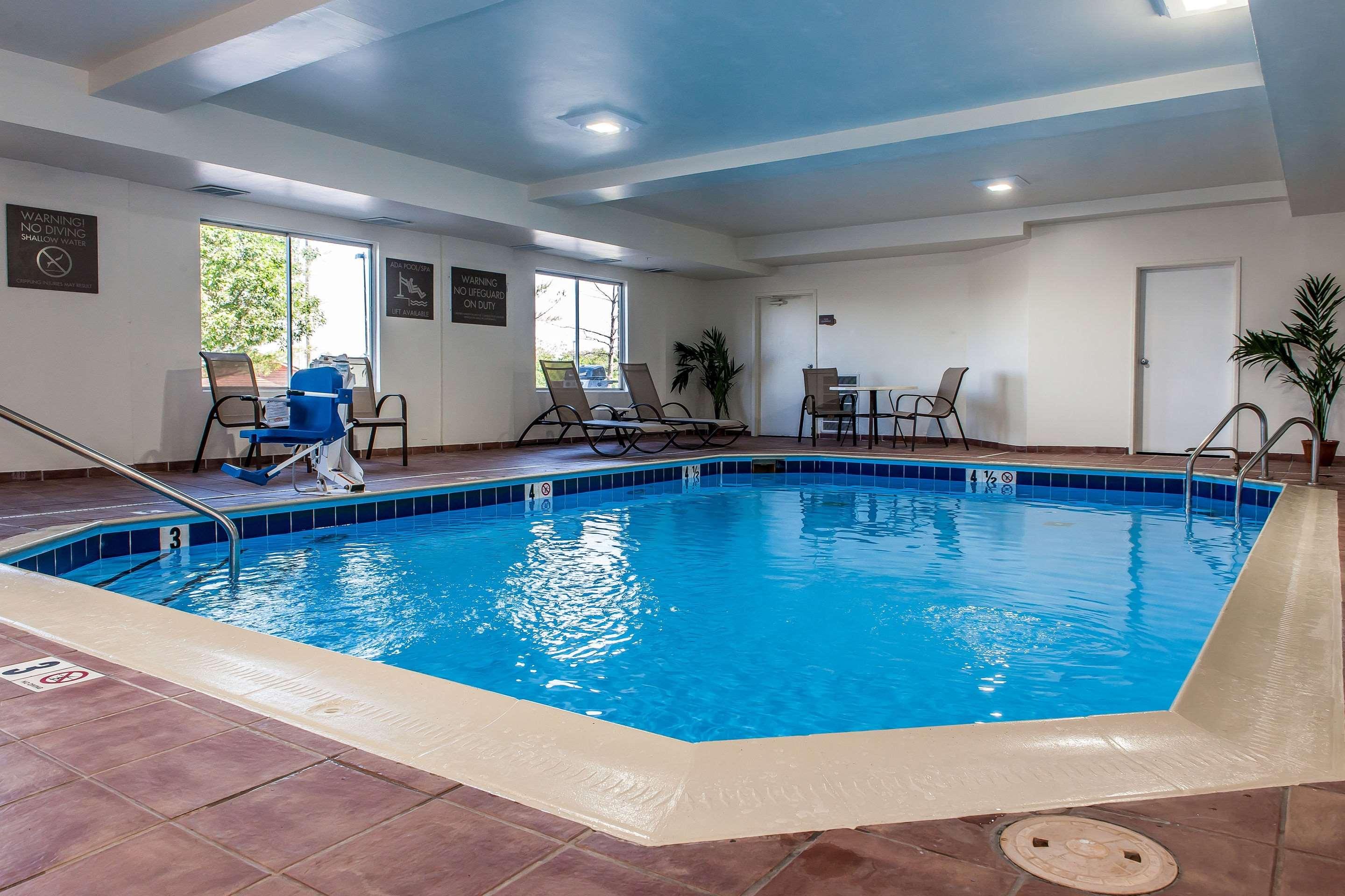 Comfort Inn & Suites — photo 5