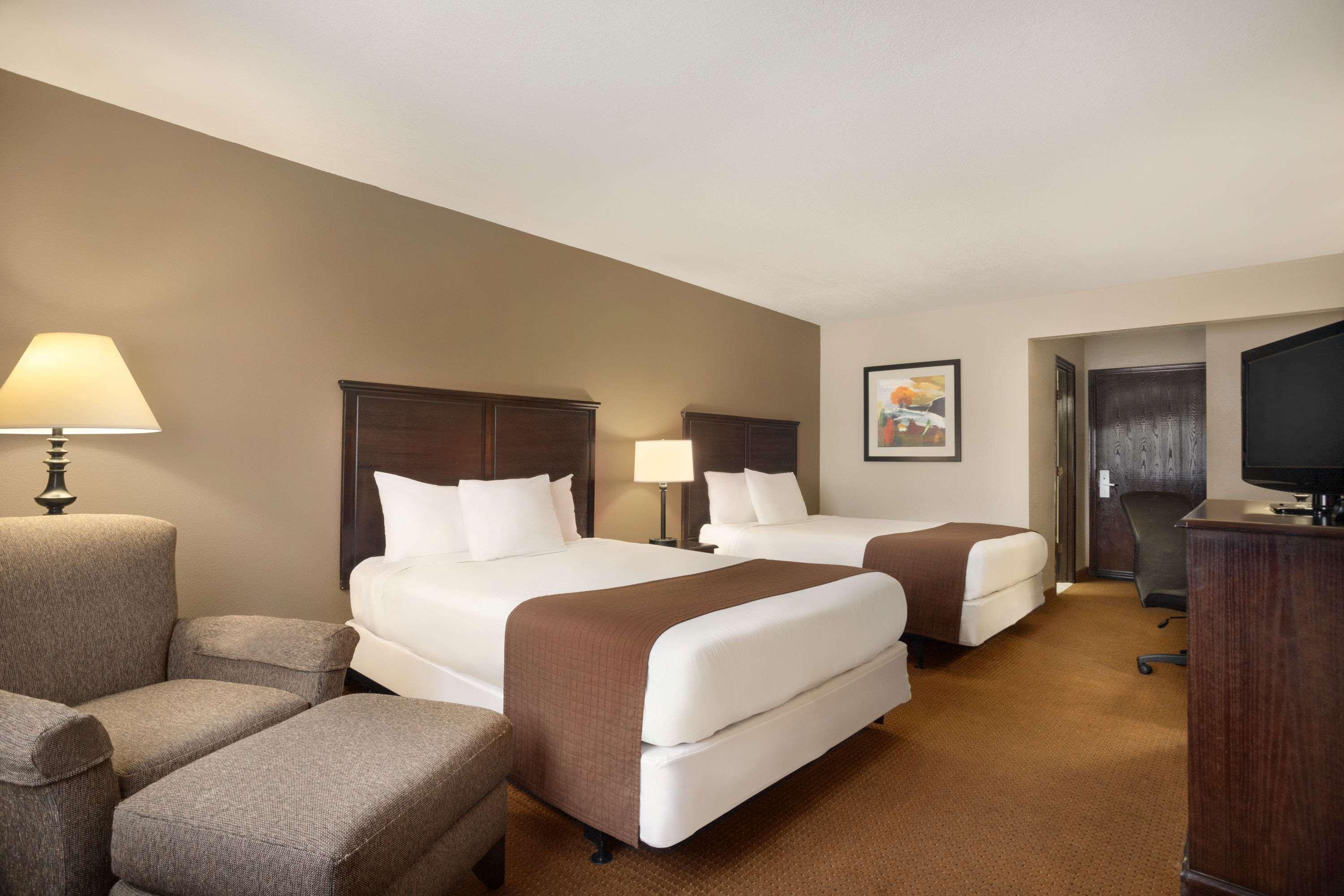 Baymont by Wyndham Kansas City — photo 5