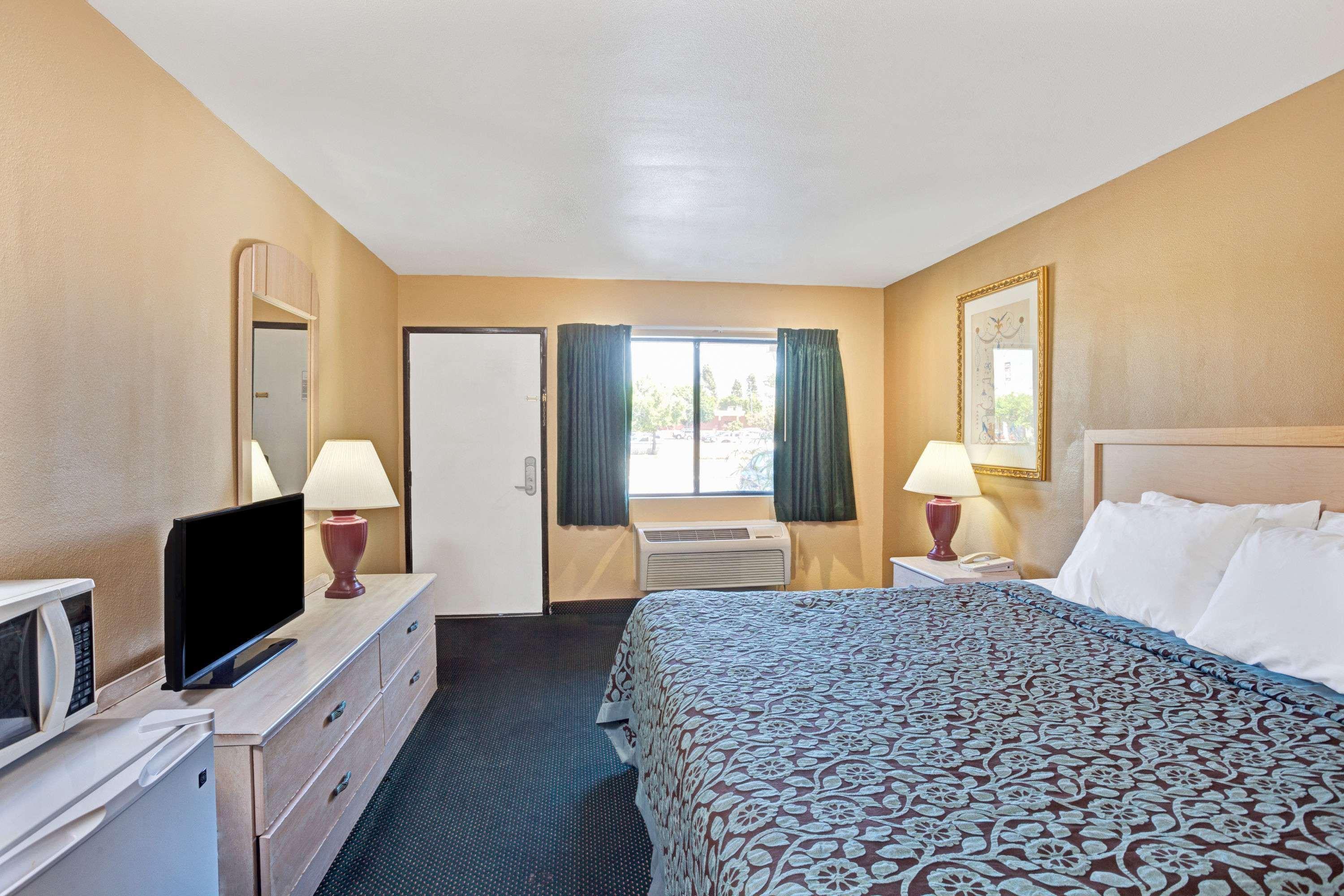 Days Inn by Wyndham Whittier Los Angeles — photo 4