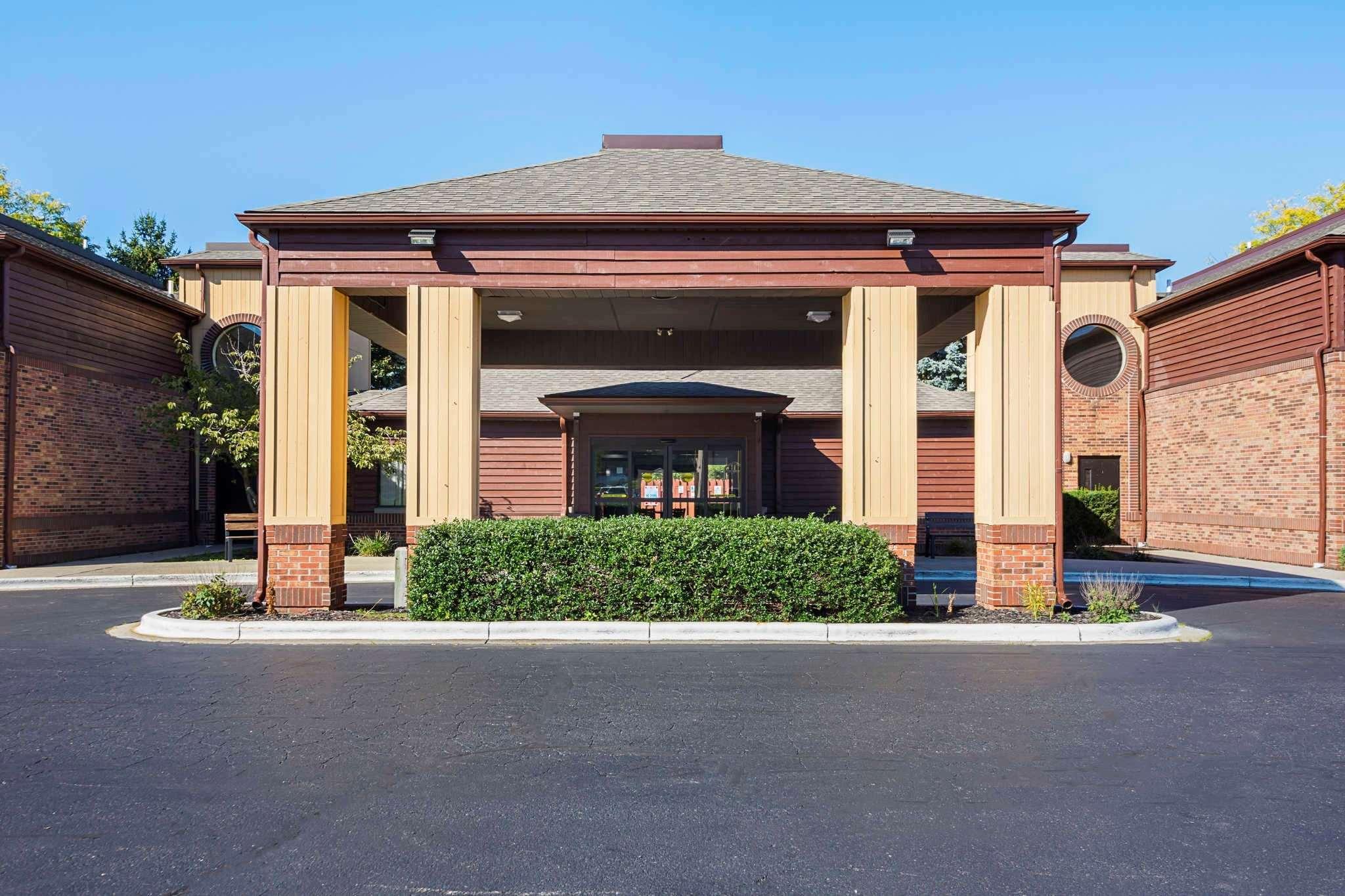 Quality Inn & Suites — photo 3