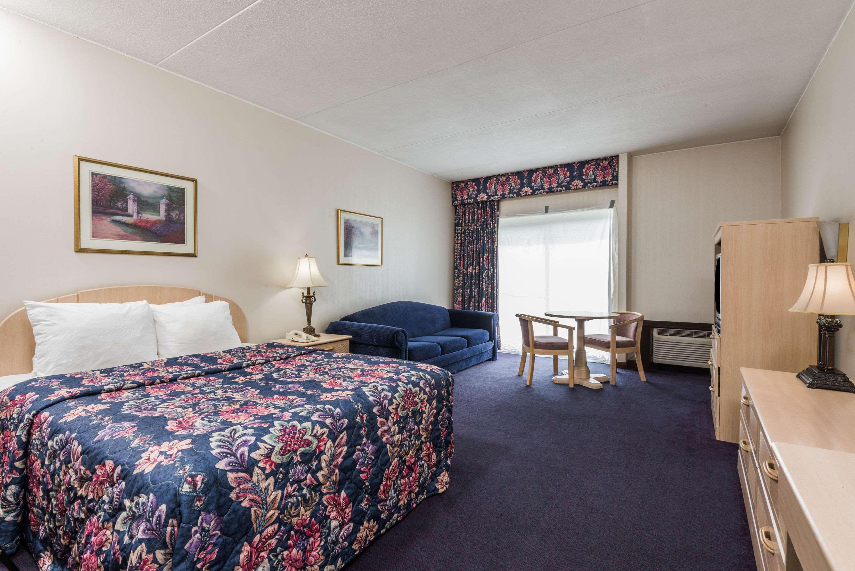 Days Inn Berlin Meriden — photo 4