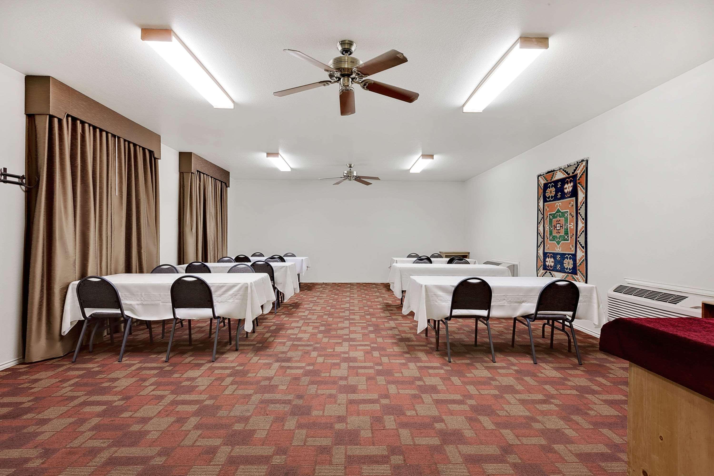 Days Inn by Wyndham San Angelo — photo 4