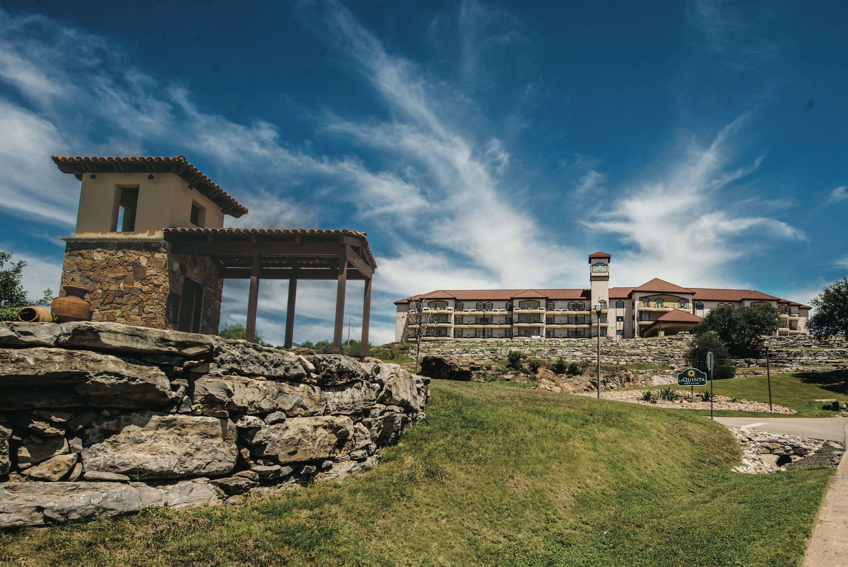 La Quinta Inn & Suites Marble Falls — photo 5