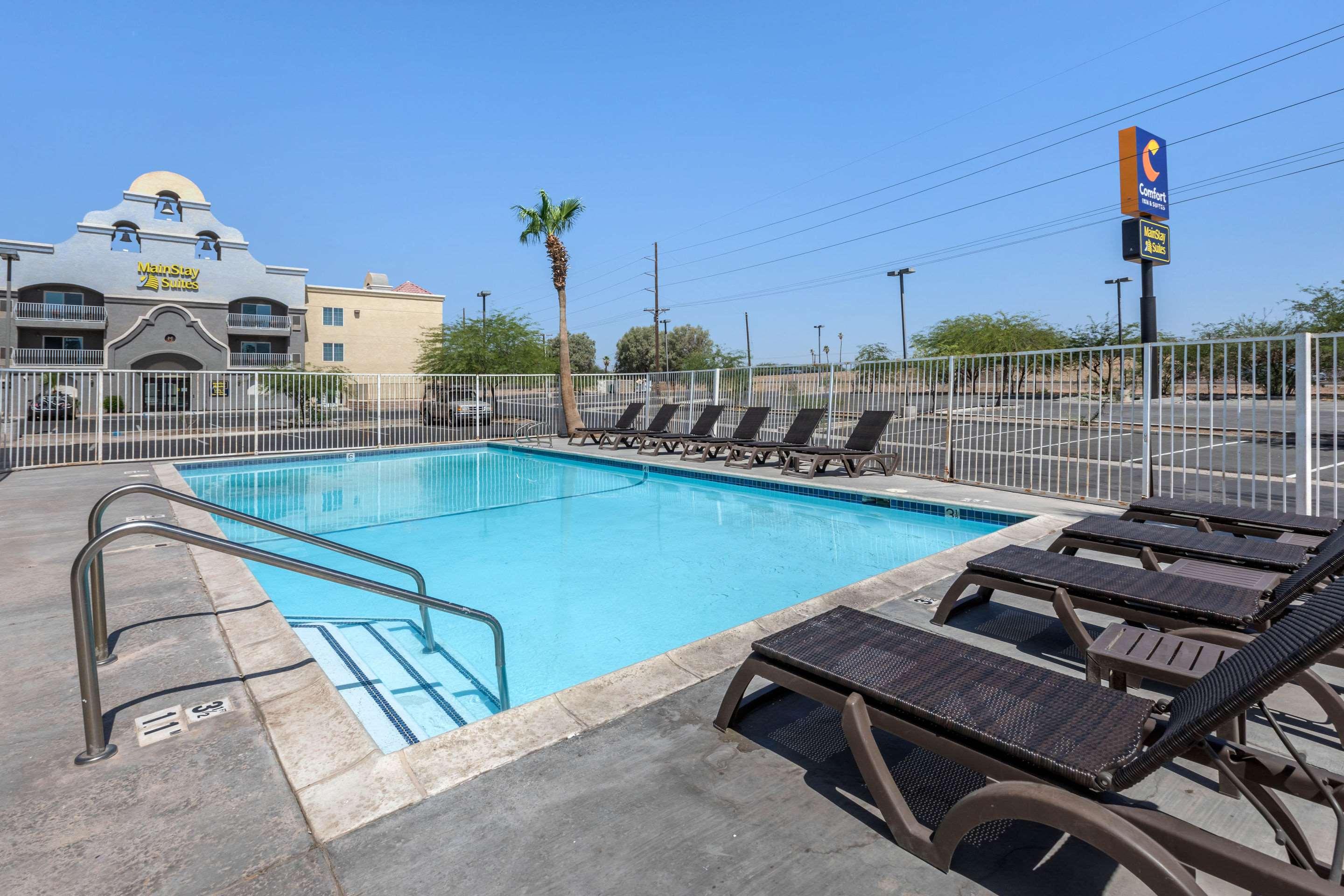 Comfort Inn & Suites El Centro I-8 — photo 3