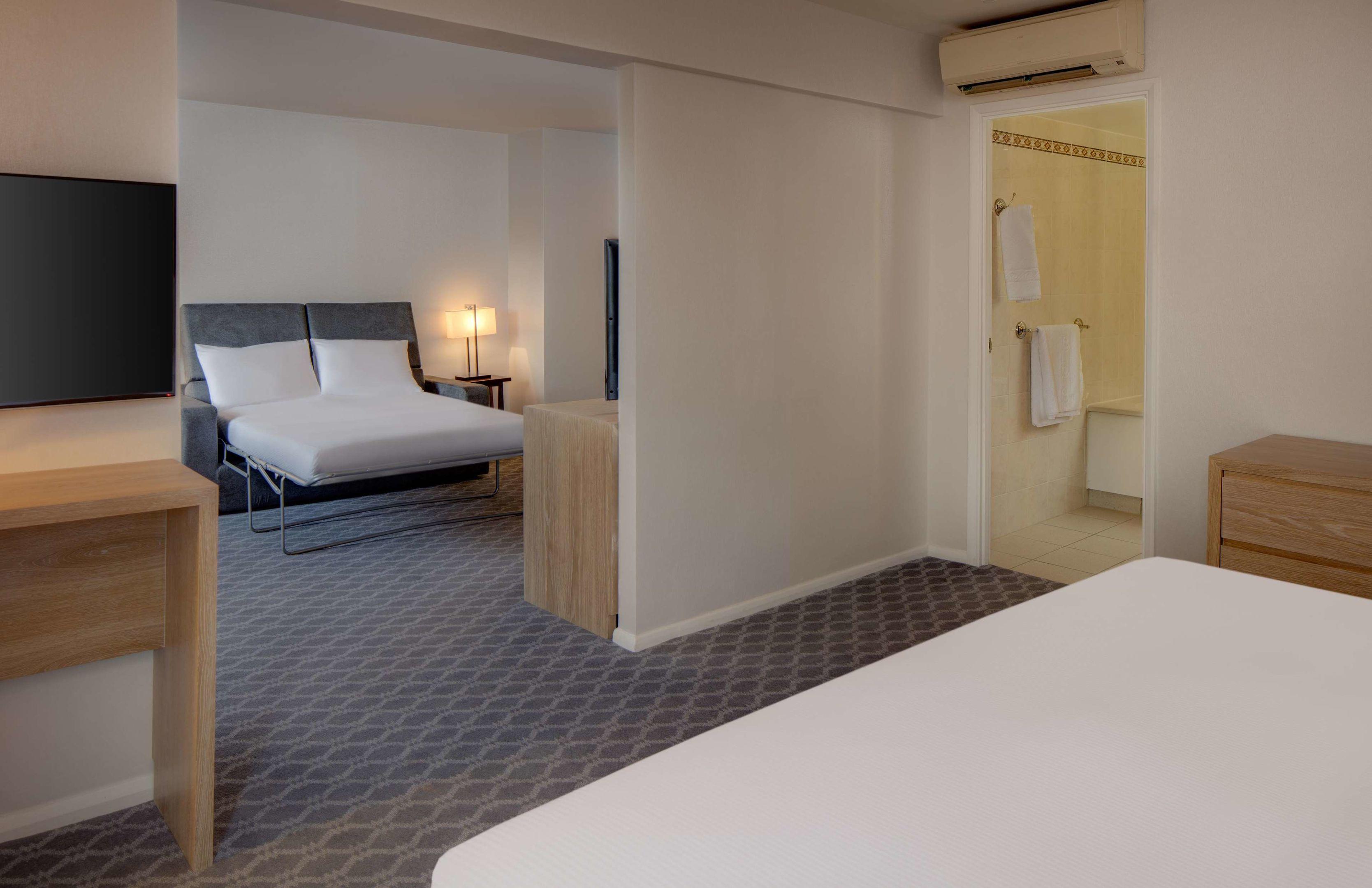 Hilton Watford — photo 3