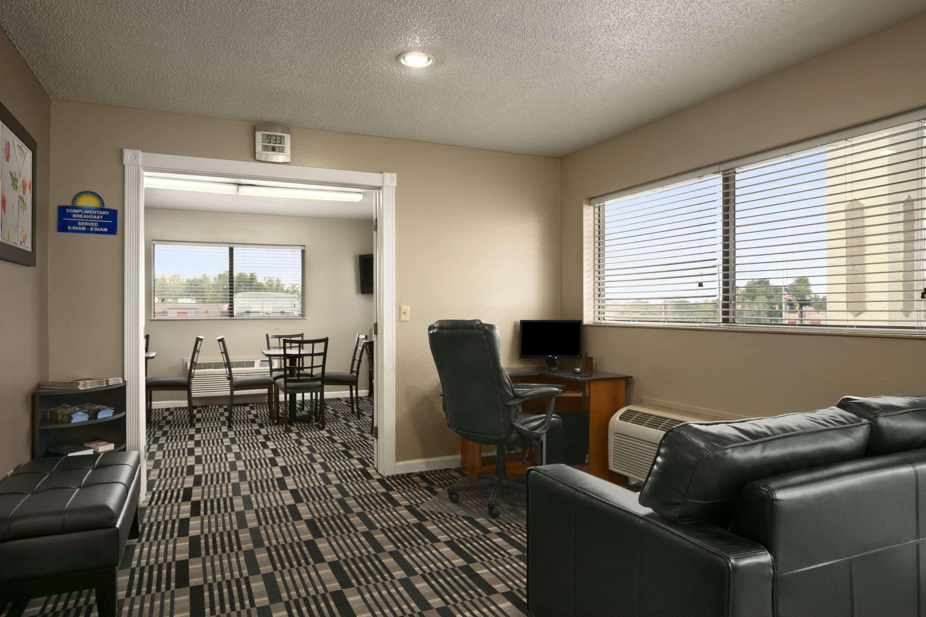 Days Inn Greencastle — photo 5