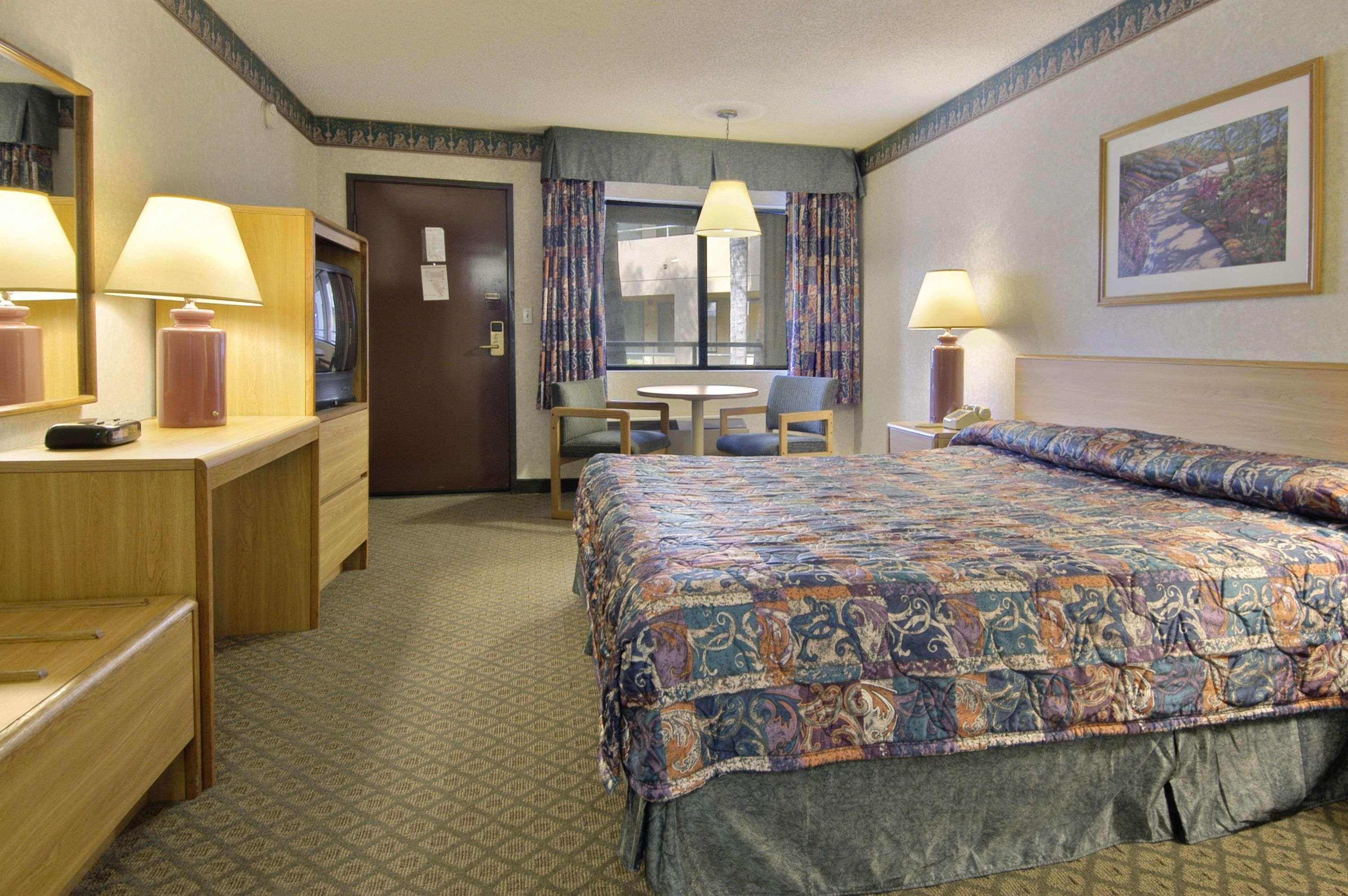 Travelodge Commerce Los Angeles — photo 3