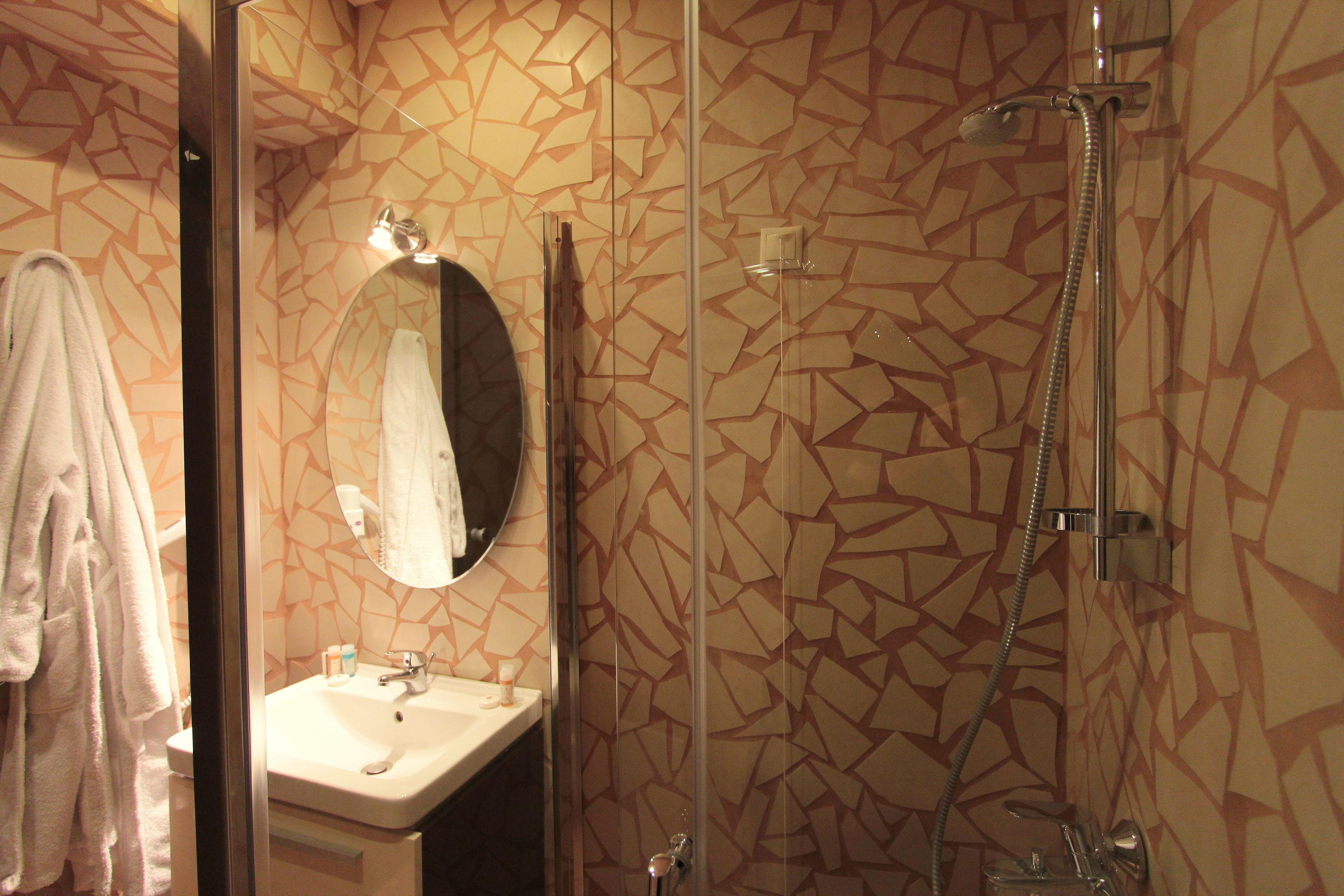 White Lotus Hotel — photo 4