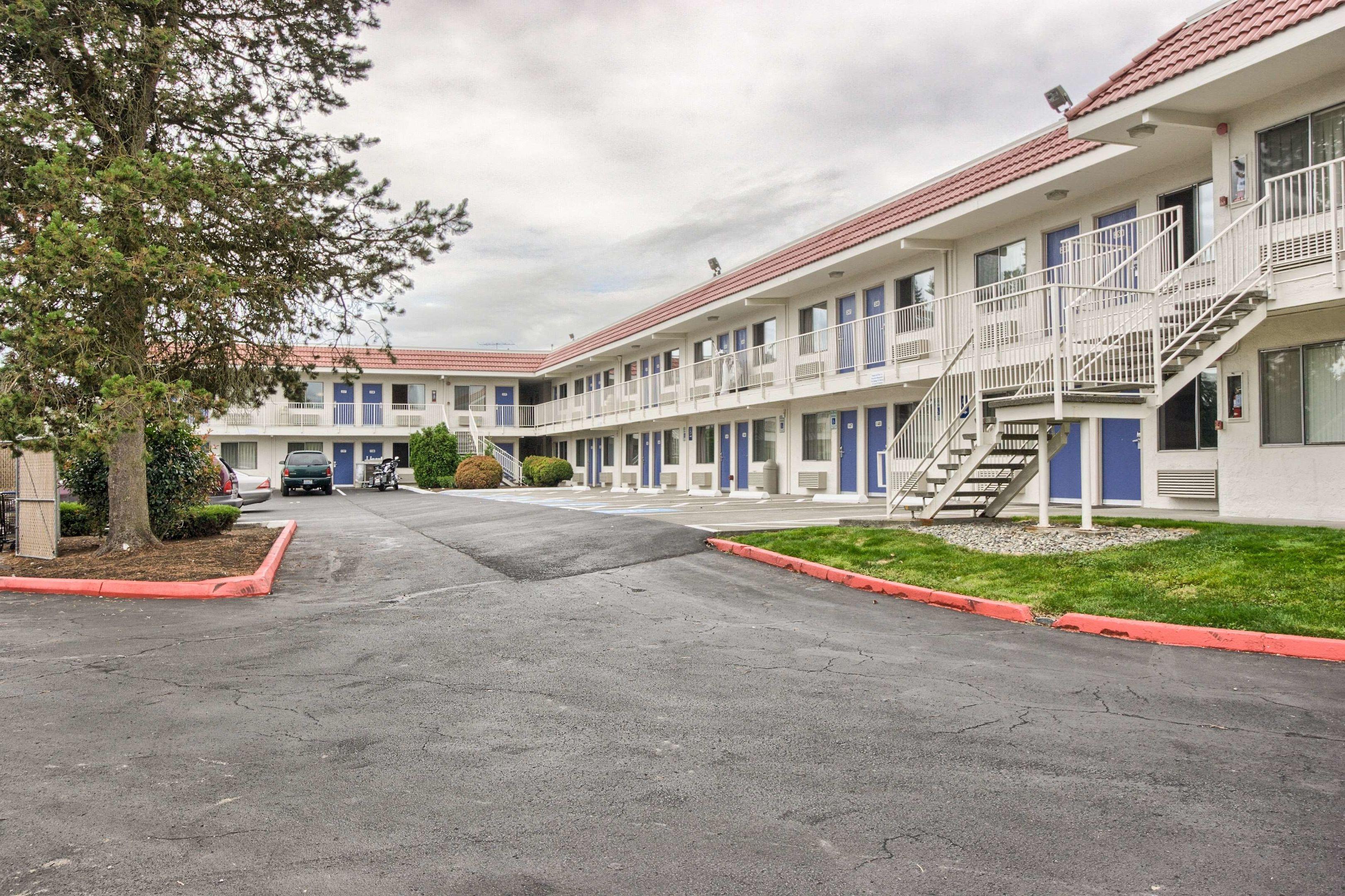 Motel 6 Everett South — photo 4