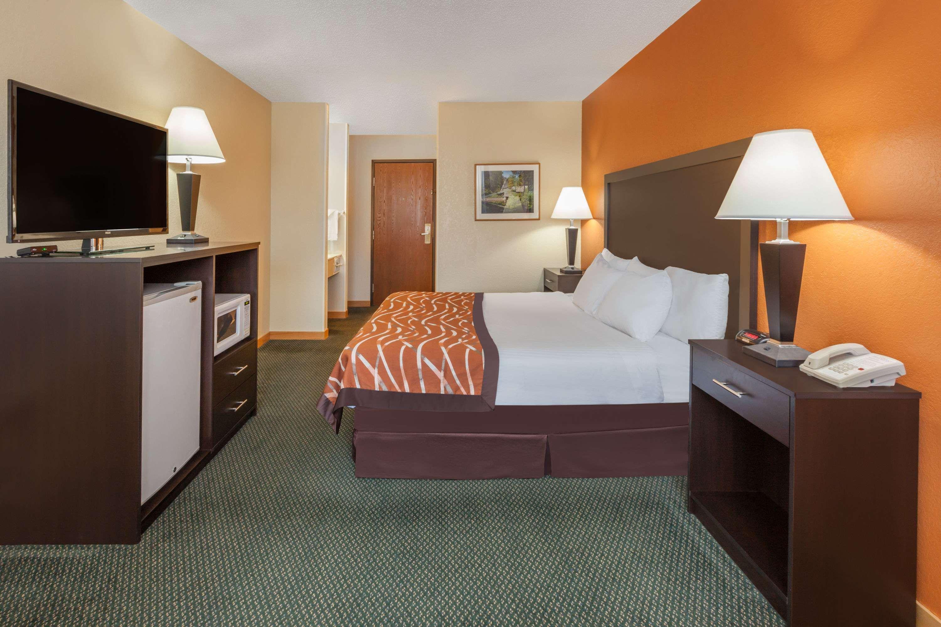 Baymont Inn & Suites Midland — photo 5