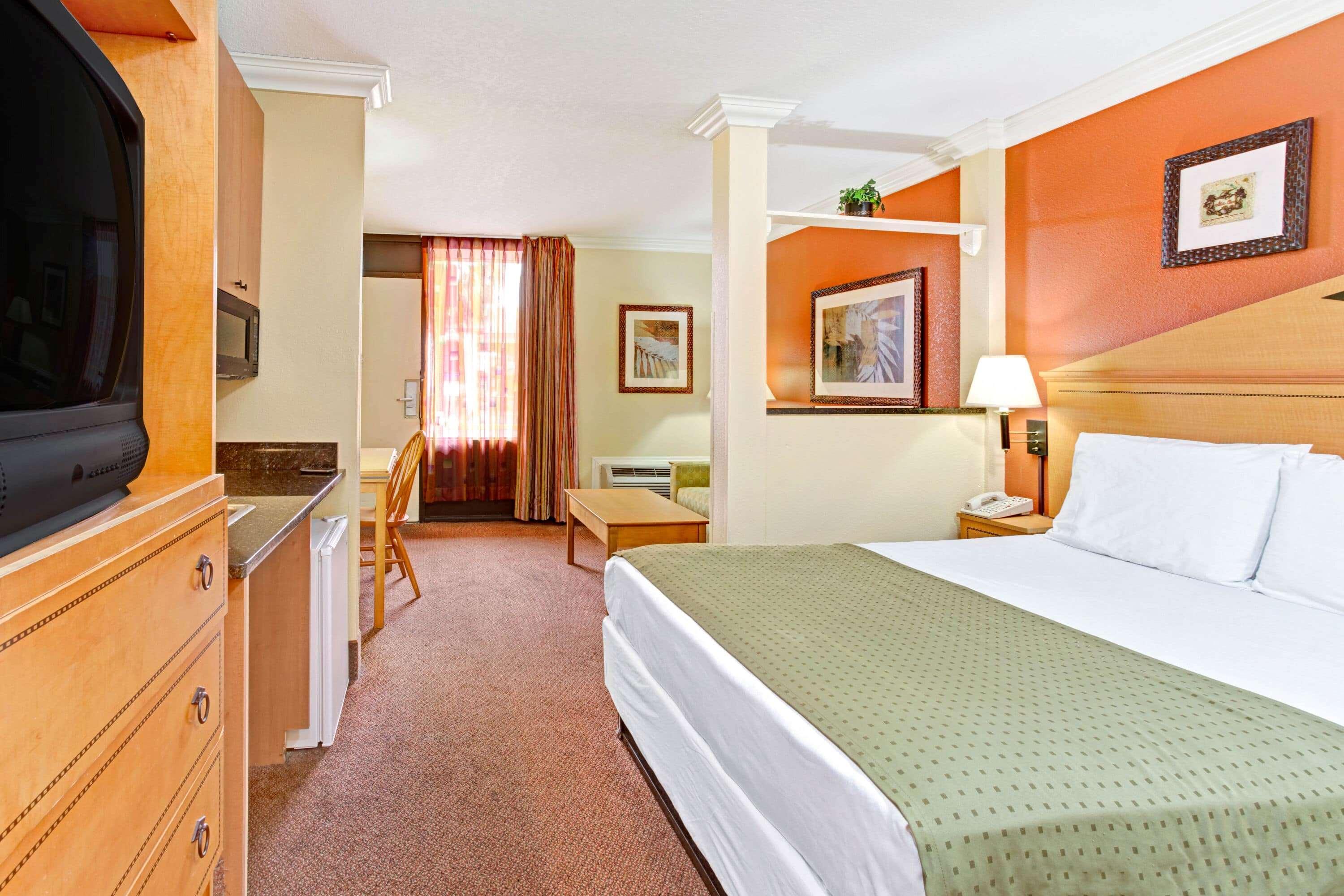 Days Inn Kissimmee West — photo 4